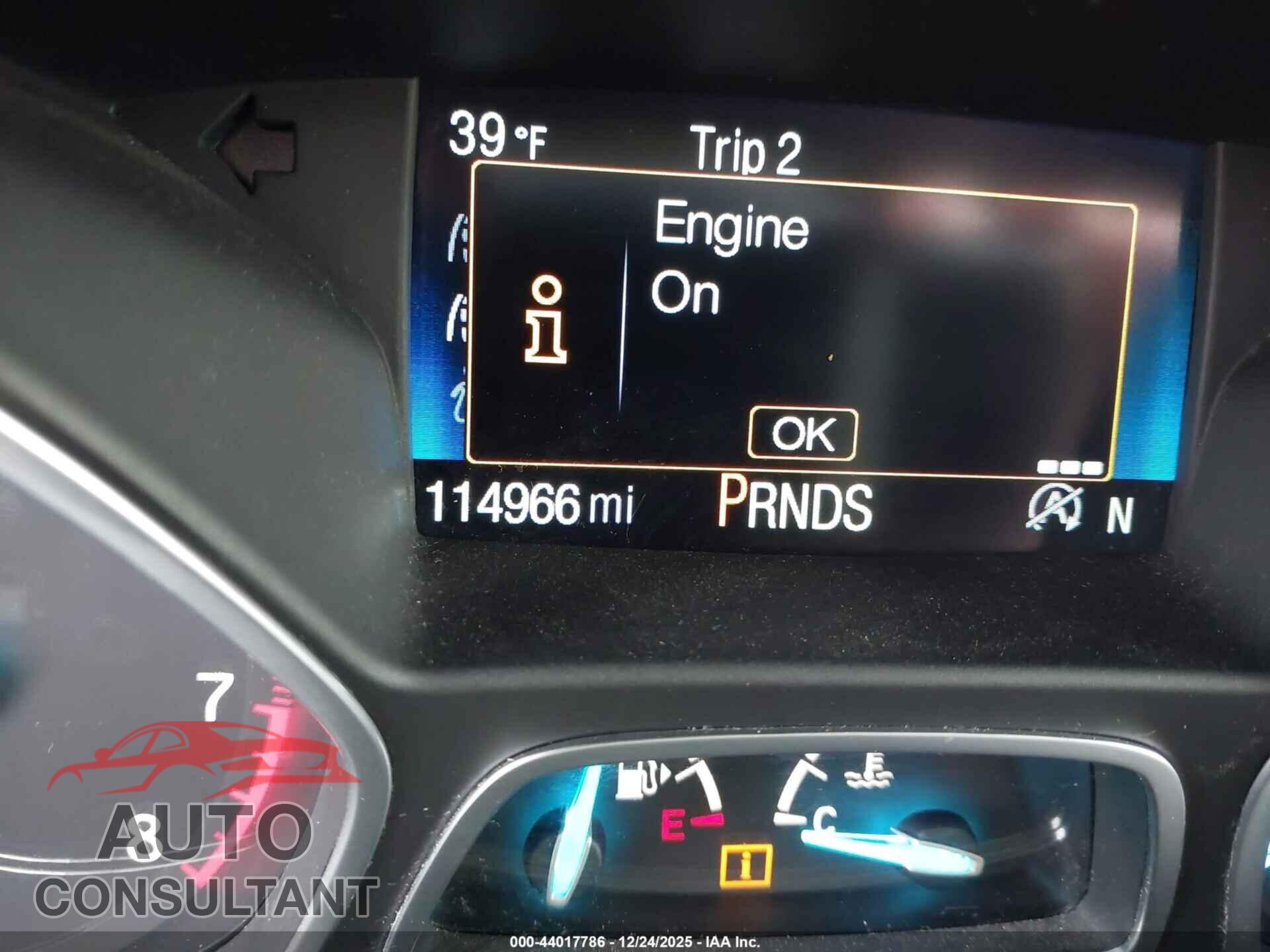 FORD ESCAPE 2017 - 1FMCU0GD2HUC08200