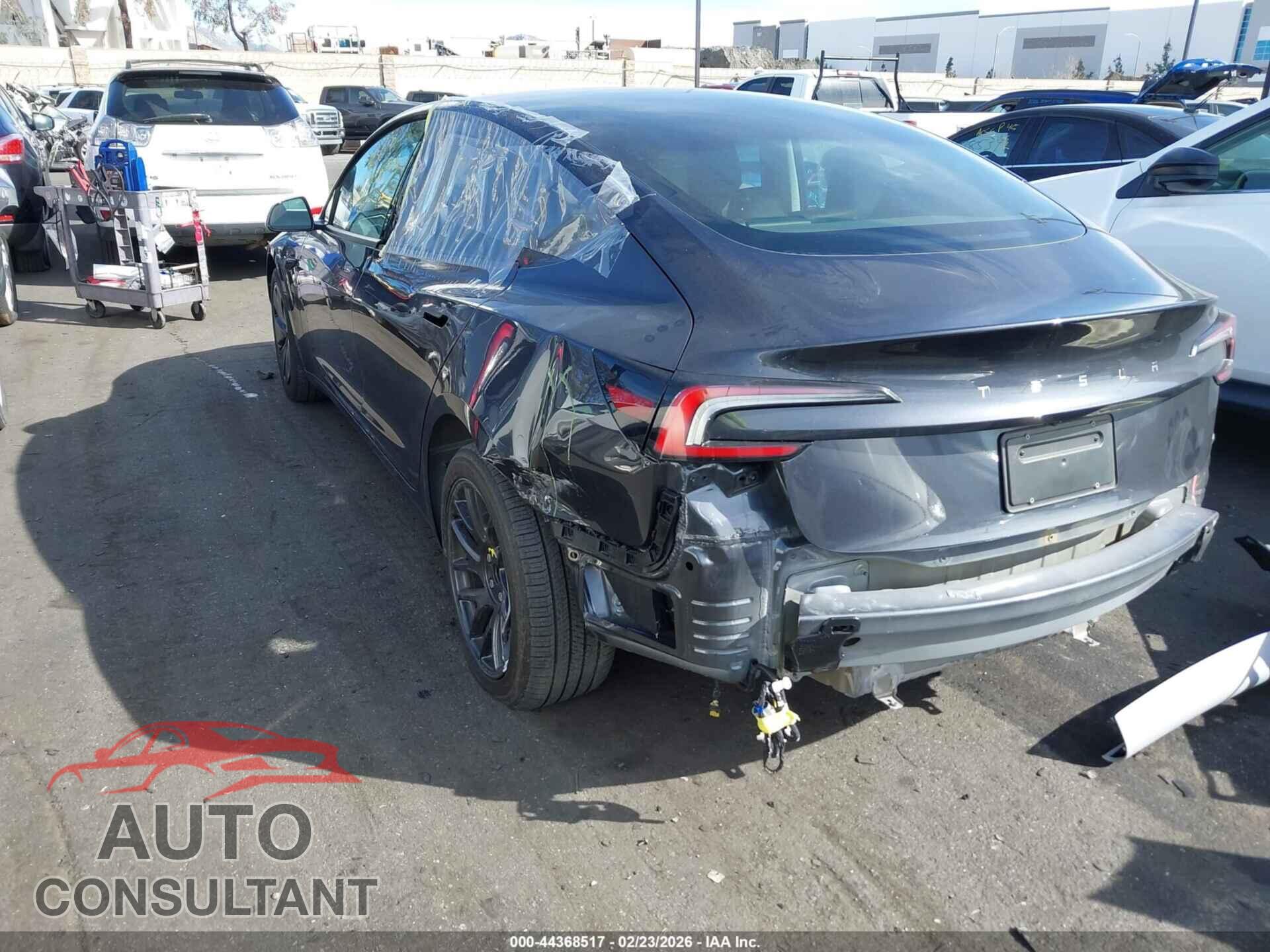 TESLA MODEL 3 2024 - 5YJ3E1EA7RF746904