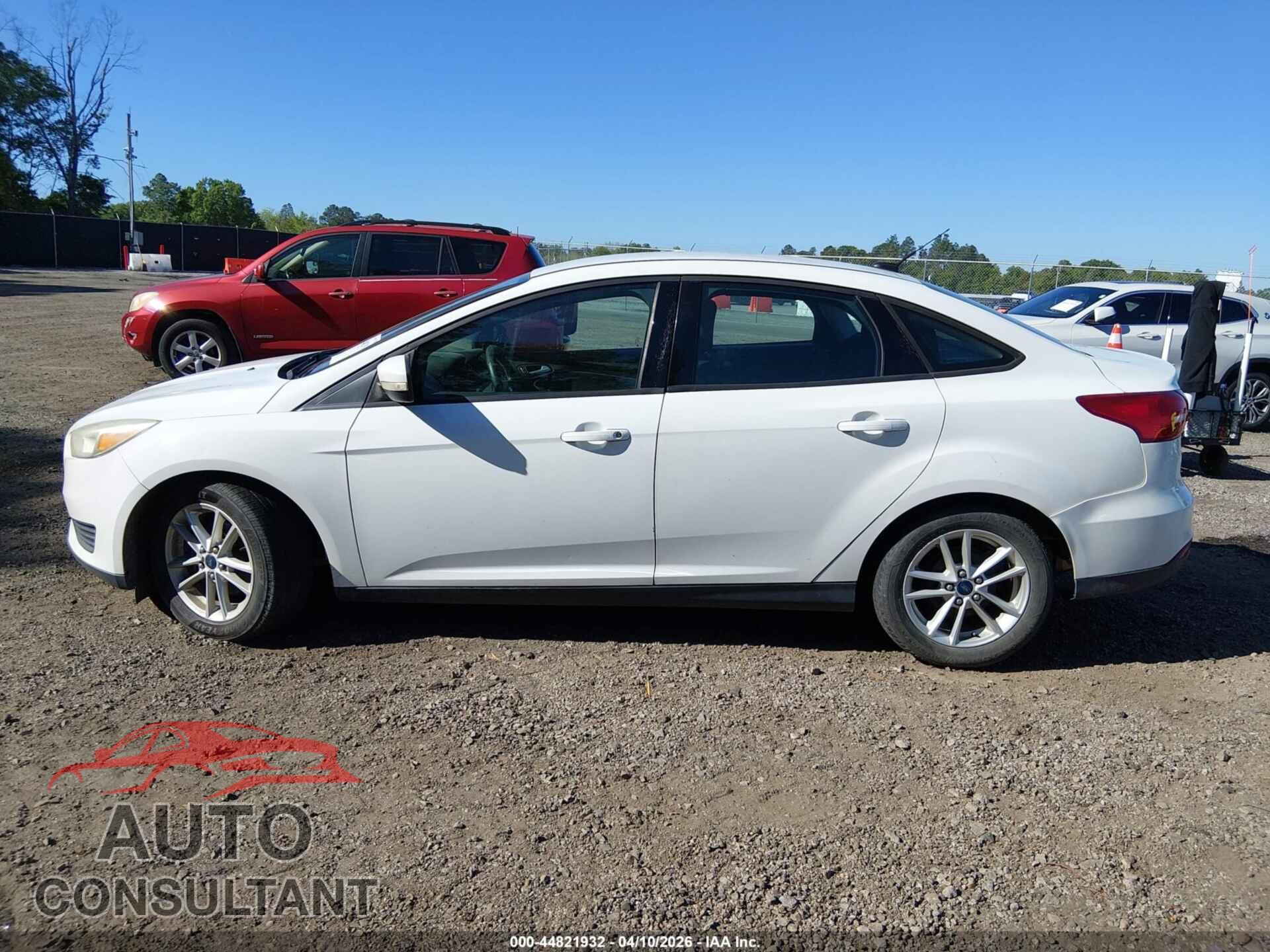 FORD FOCUS 2015 - 1FADP3F20FL250357