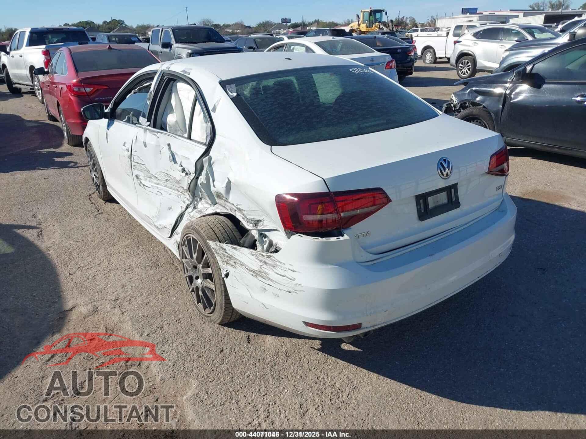 VOLKSWAGEN JETTA 2017 - 3VW2B7AJXHM350986
