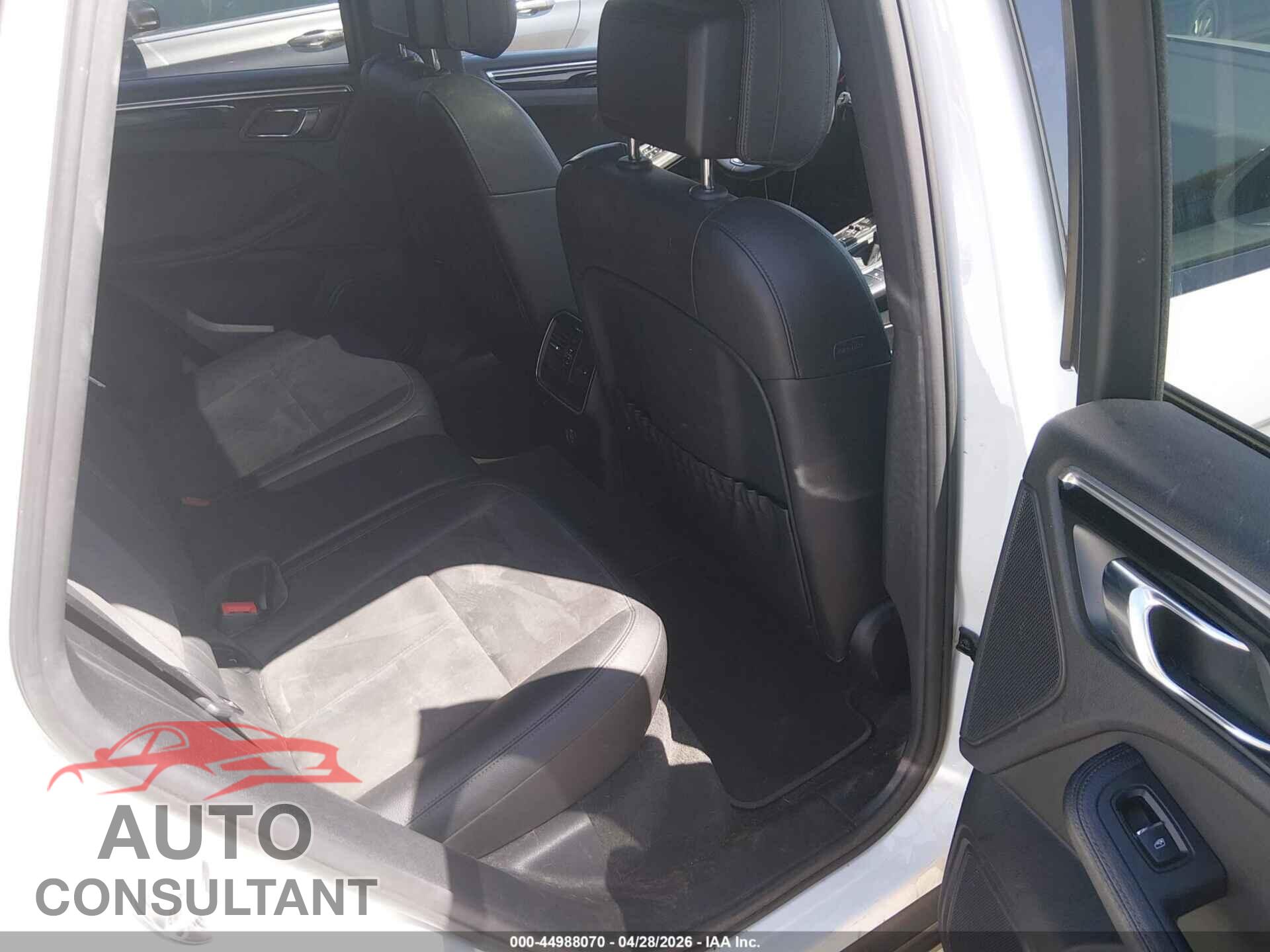 PORSCHE MACAN 2018 - WP1AA2A52JLB08237