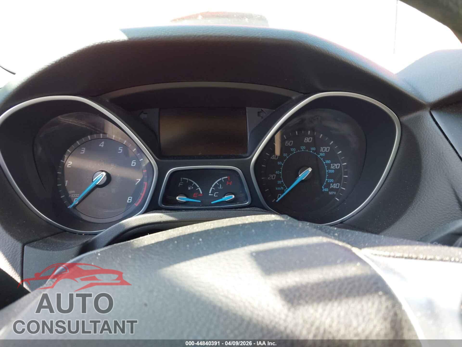 FORD FOCUS 2014 - 1FADP3F26EL182404