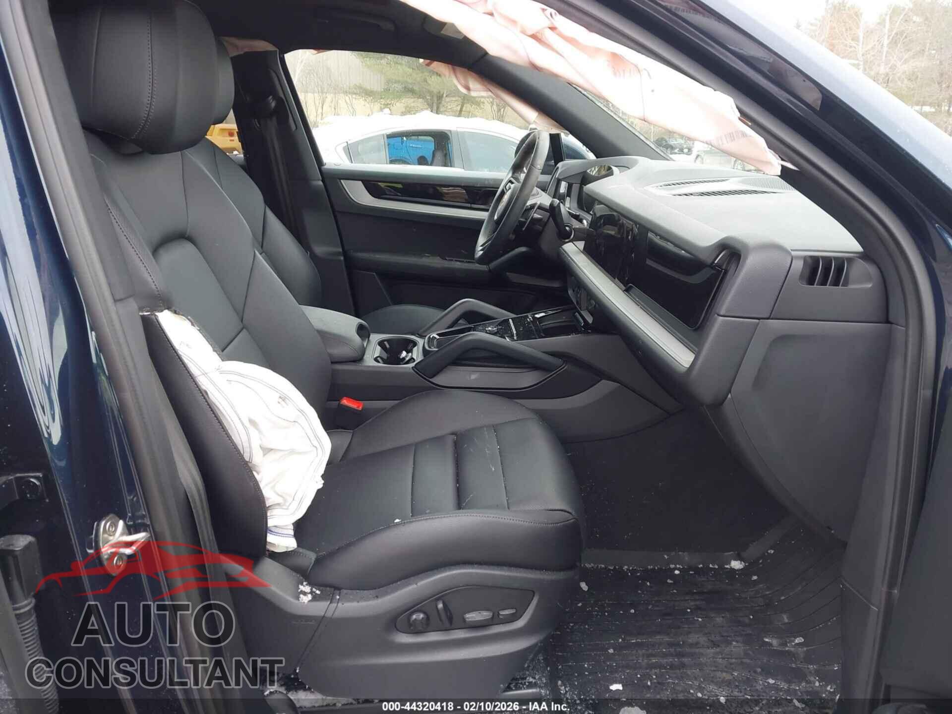 PORSCHE CAYENNE 2024 - WP1AA2AY7RDA07887