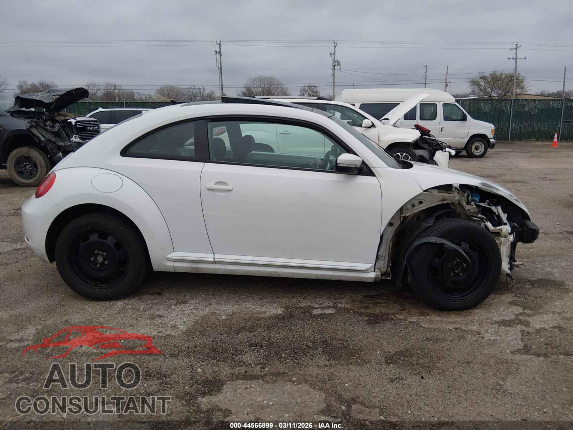VOLKSWAGEN BEETLE 2015 - 3VWJ17AT2FM603473