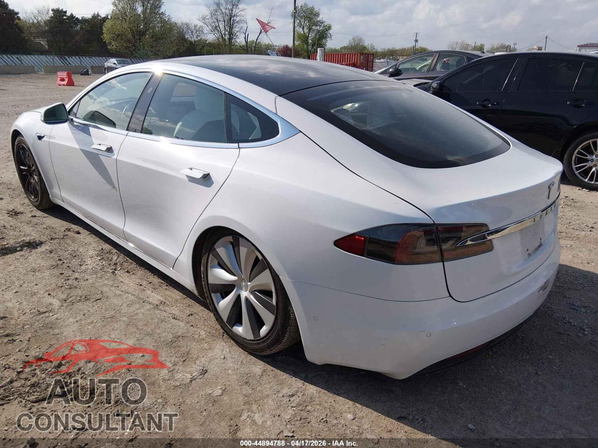 TESLA MODEL S 2021 - 5YJSA1E24MF424729