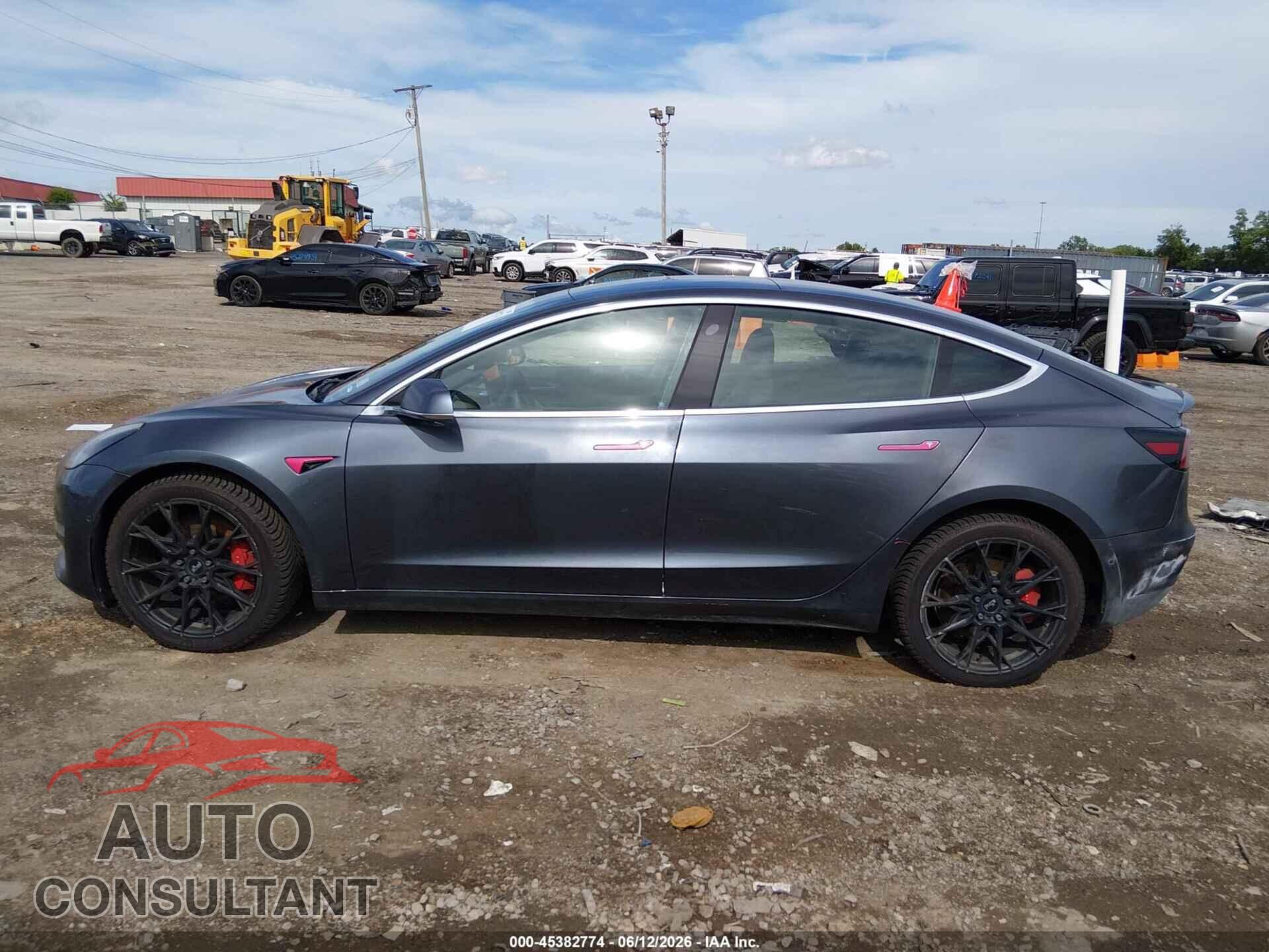 TESLA MODEL 3 2019 - 5YJ3E1EB4KF425563