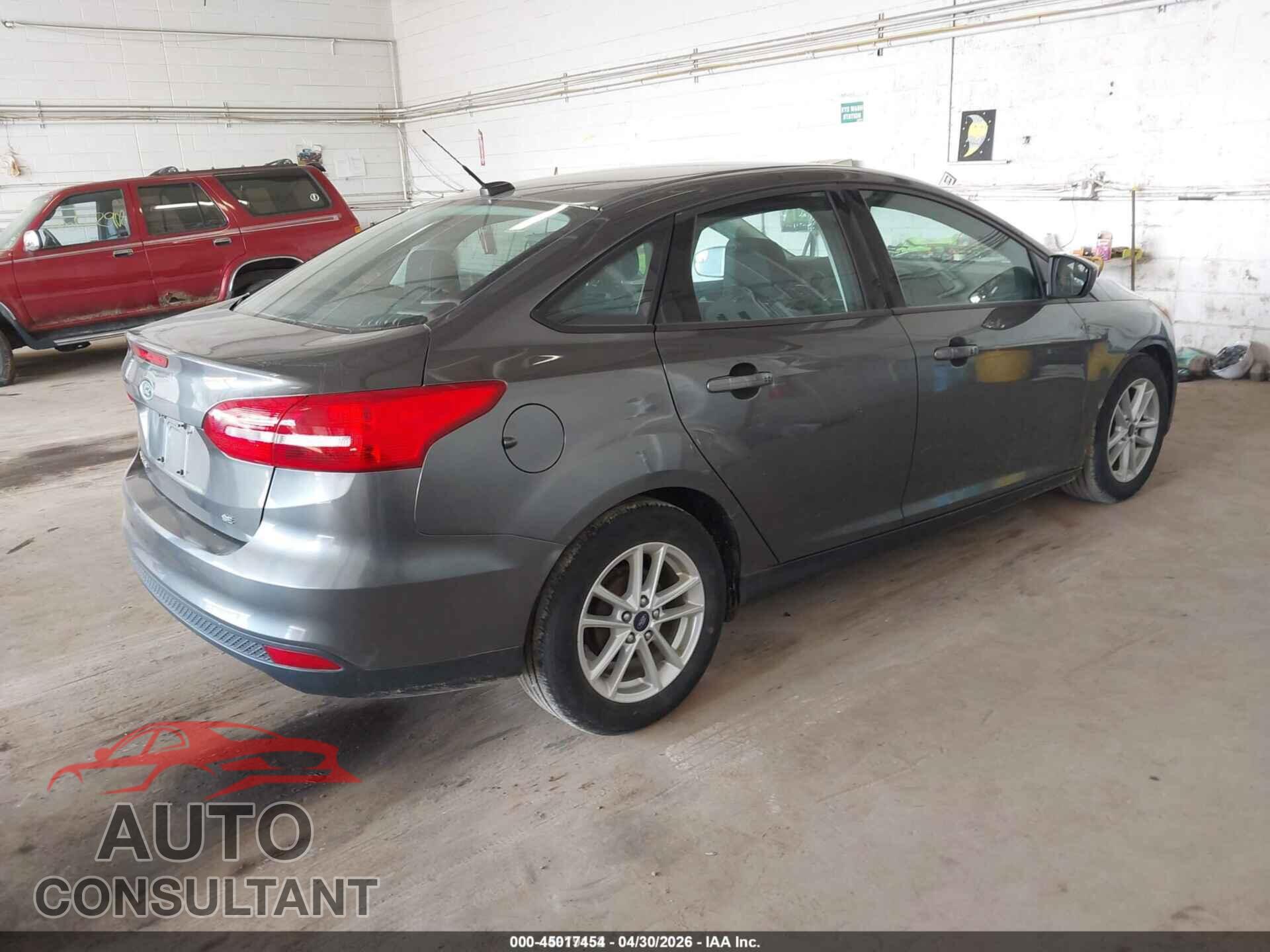 FORD FOCUS 2018 - 1FADP3F24JL327384