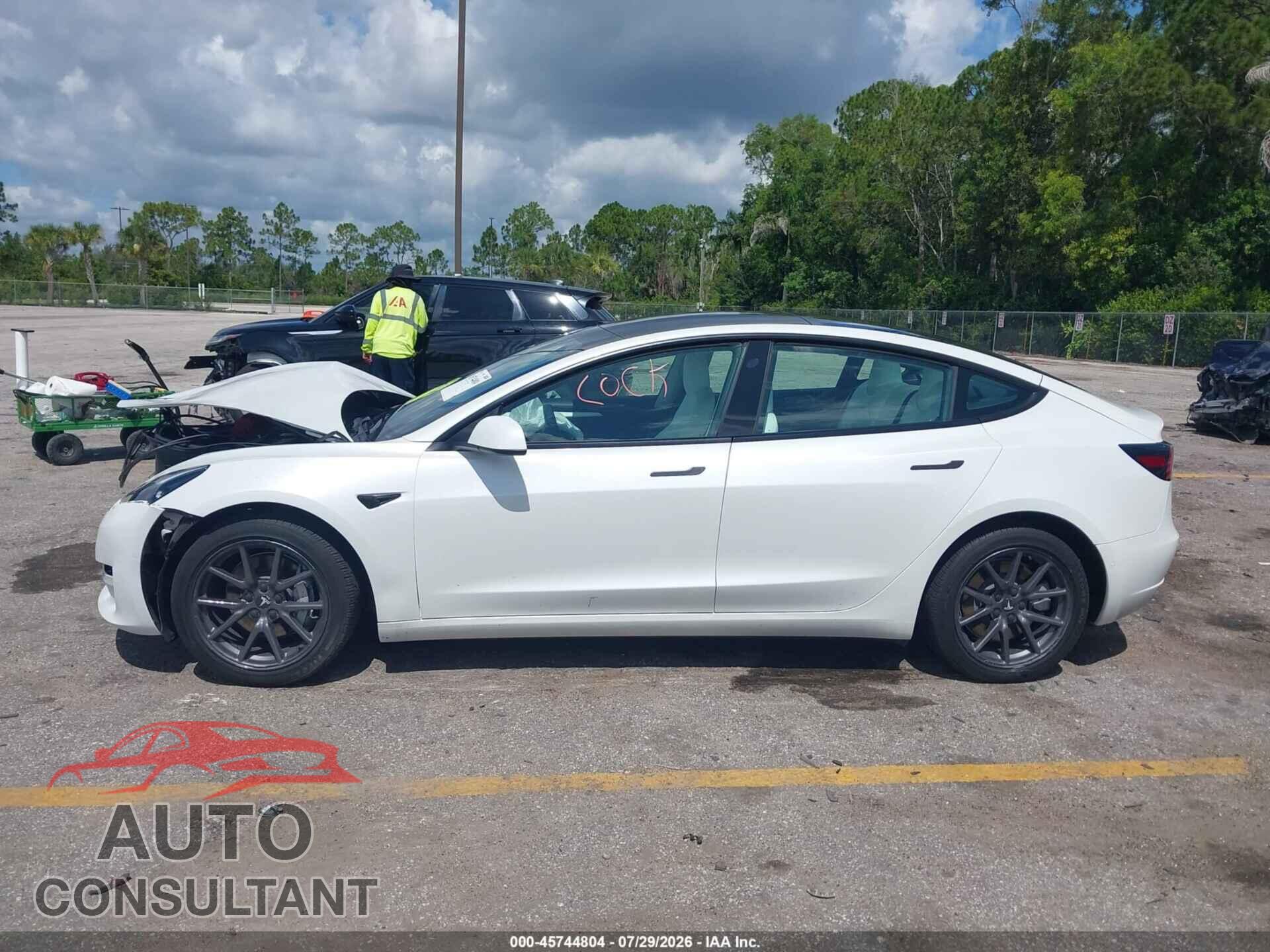 TESLA MODEL 3 2021 - 5YJ3E1EB2MF046838