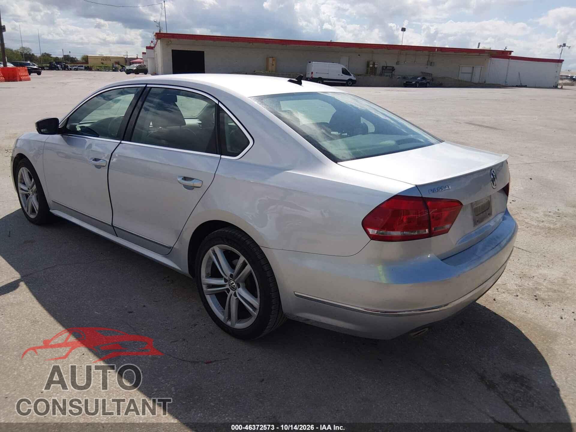 VOLKSWAGEN PASSAT 2013 - 1VWCN7A33DC108808