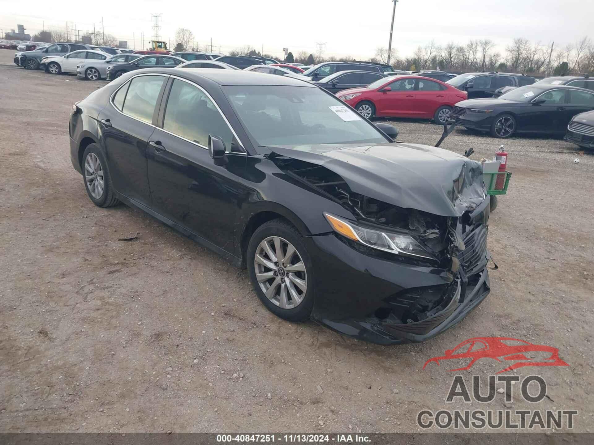 TOYOTA CAMRY 2018 - 4T1B11HK1JU066807
