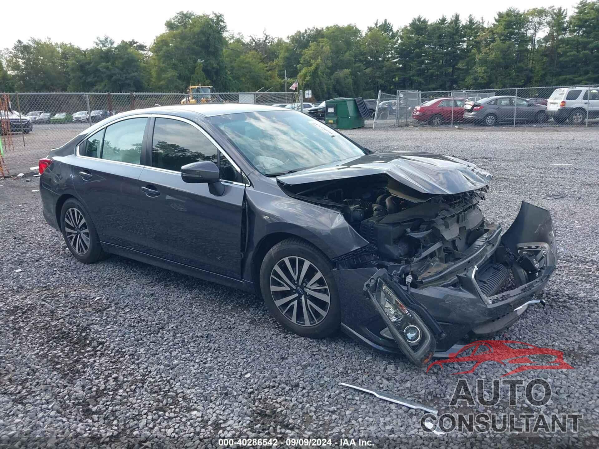 SUBARU LEGACY 2019 - 4S3BNAF6XK3039451