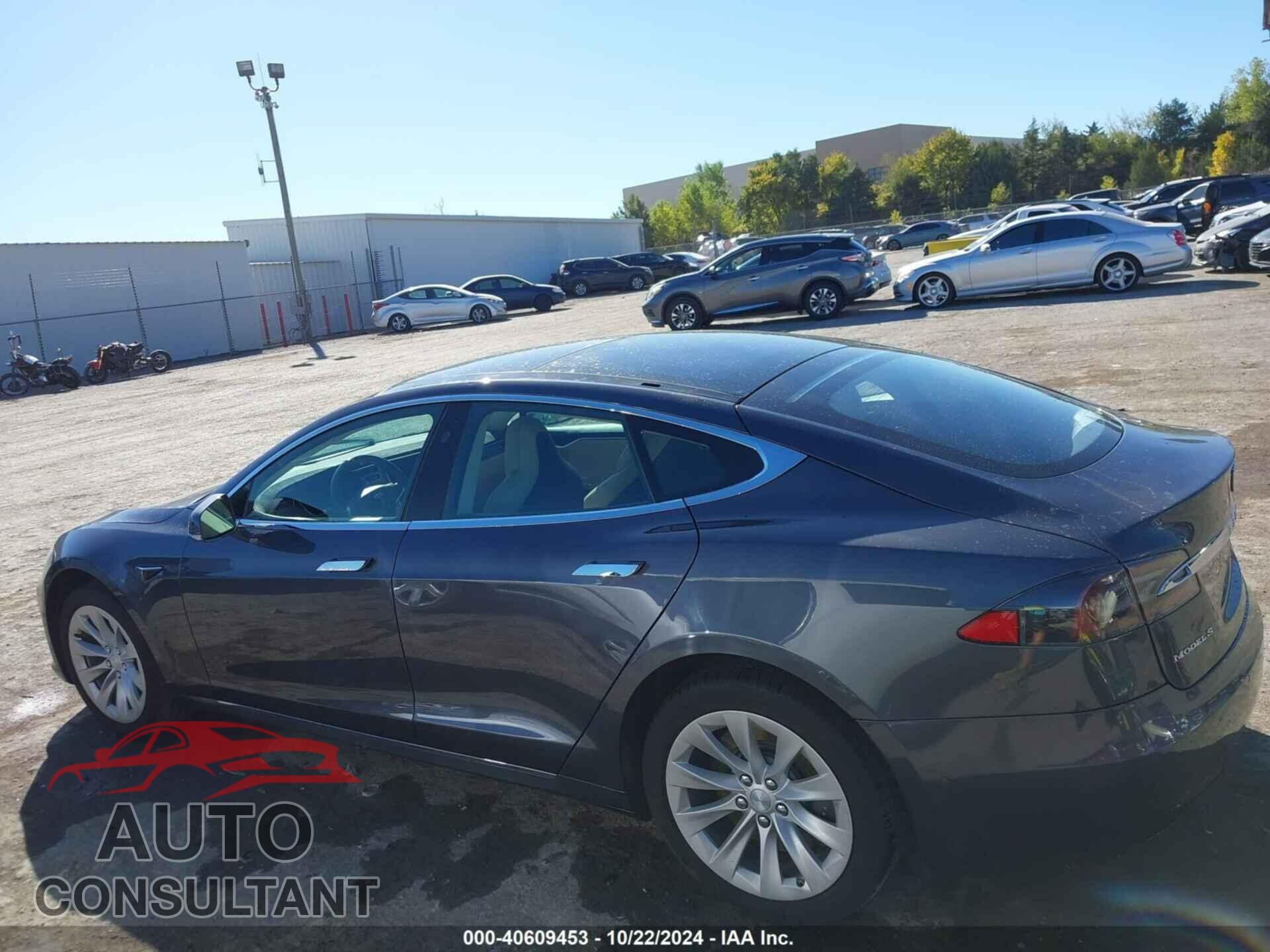 TESLA MODEL S 2017 - 5YJSA1E26HF197310