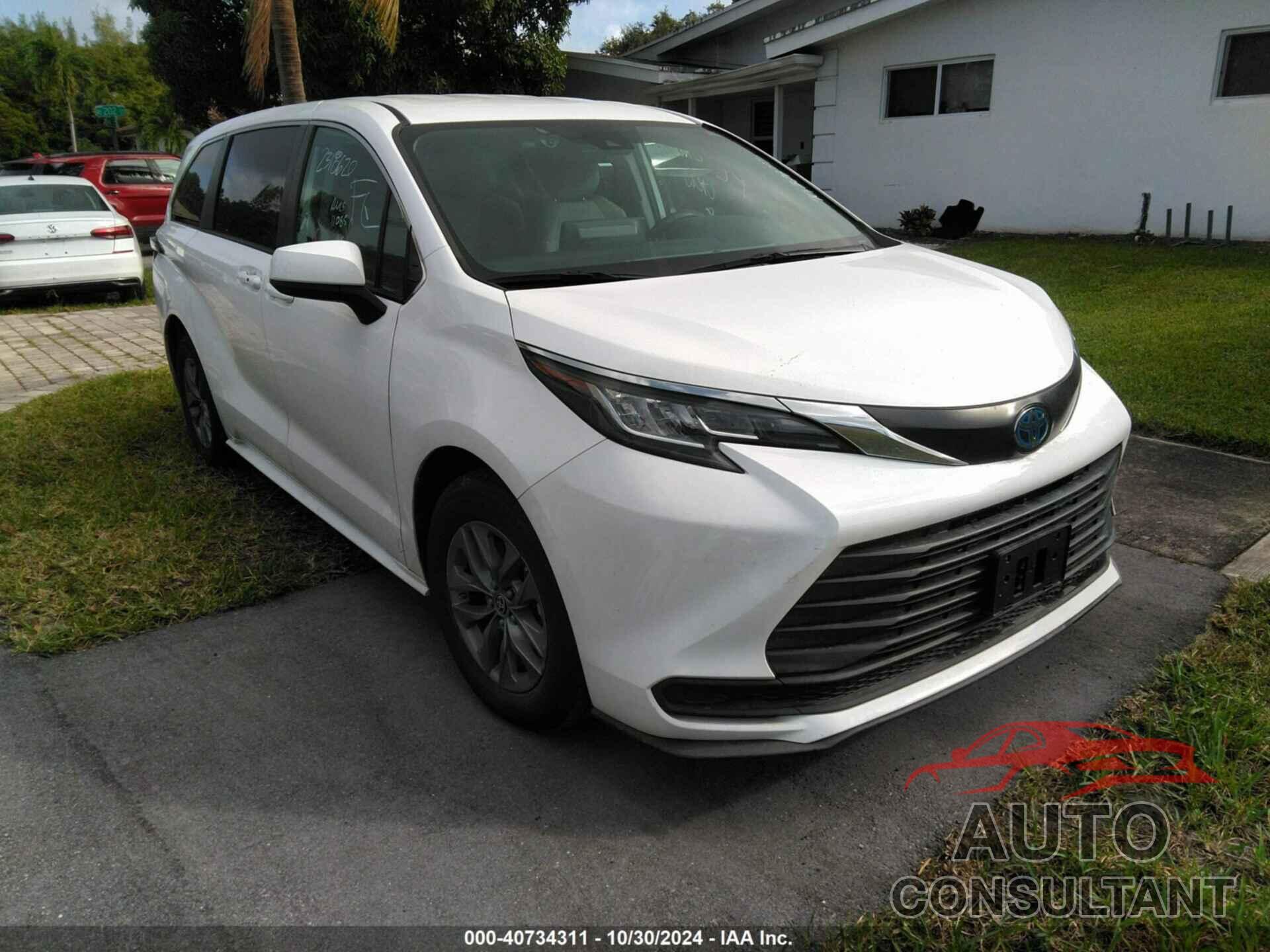 TOYOTA SIENNA 2022 - 5TDKRKEC3NS110851