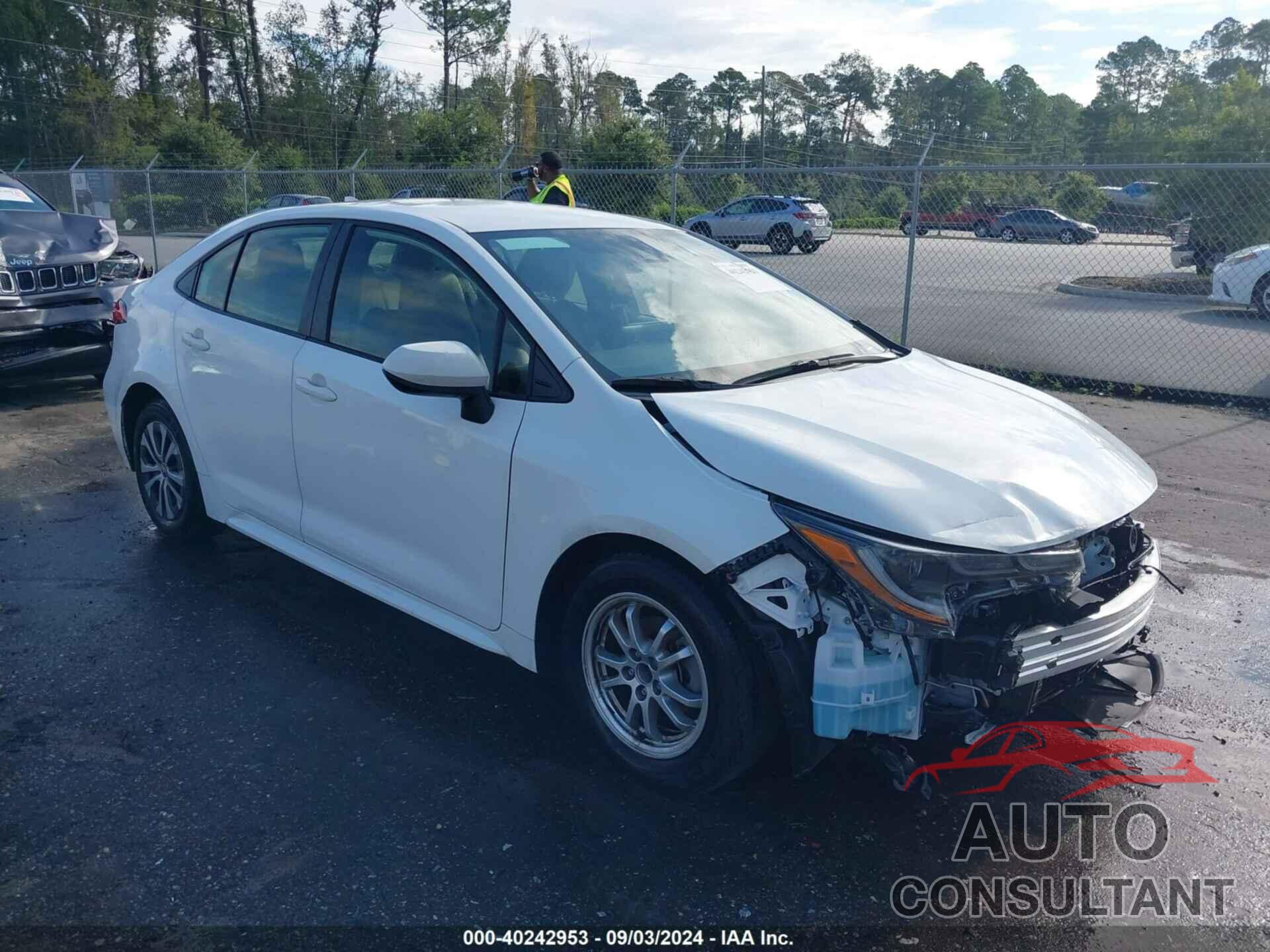 TOYOTA COROLLA 2022 - JTDEAMDE9N3001041