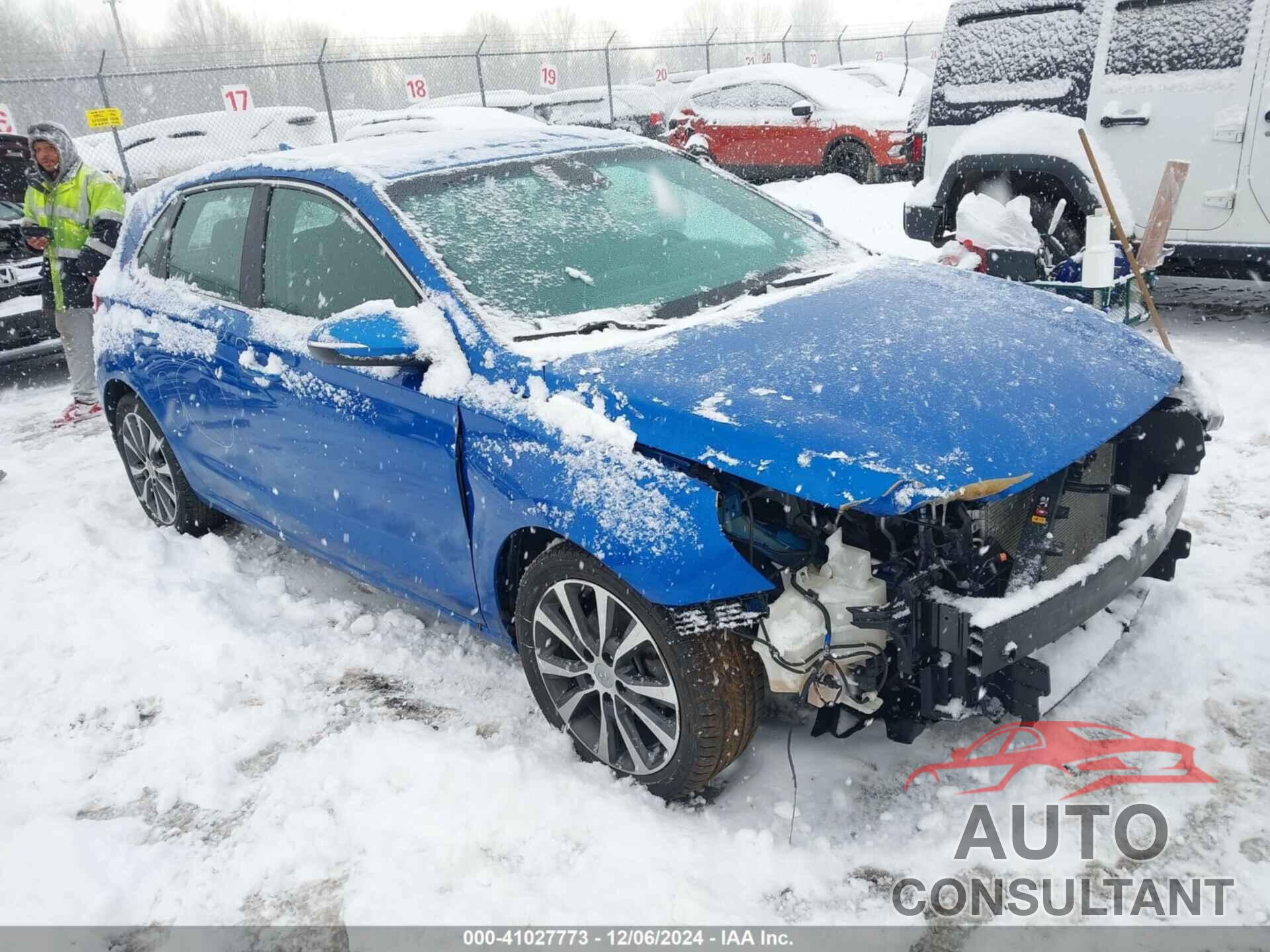 HYUNDAI ELANTRA GT 2018 - KMHH35LE9JU040713