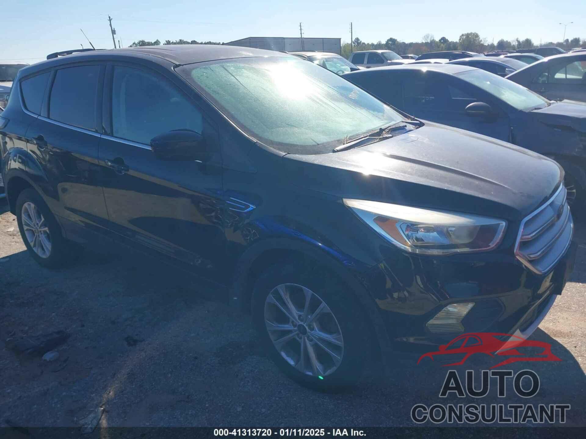 FORD ESCAPE 2017 - 1FMCU0G97HUC53015