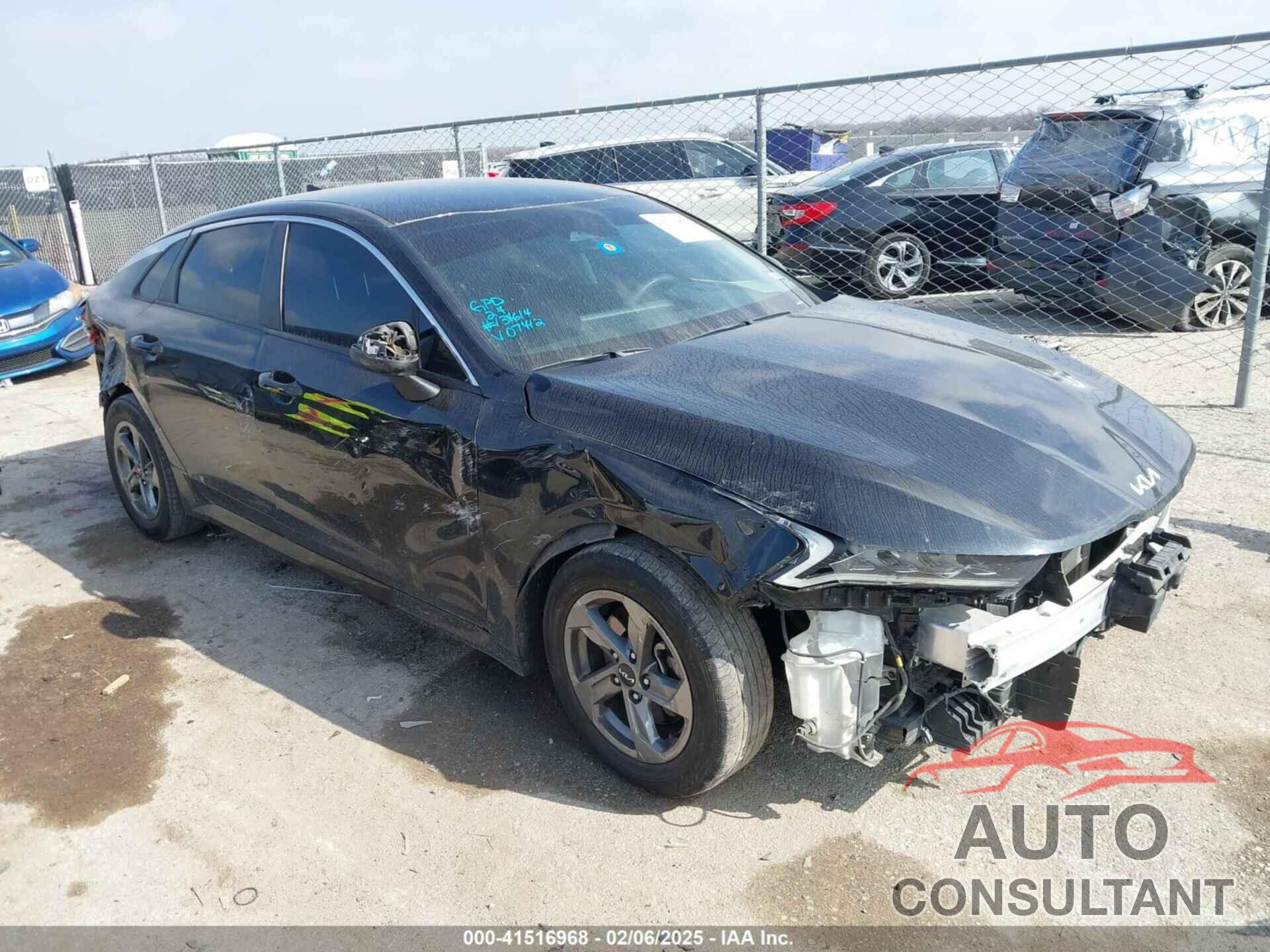 KIA K5 2022 - 5XXG14J27NG107412