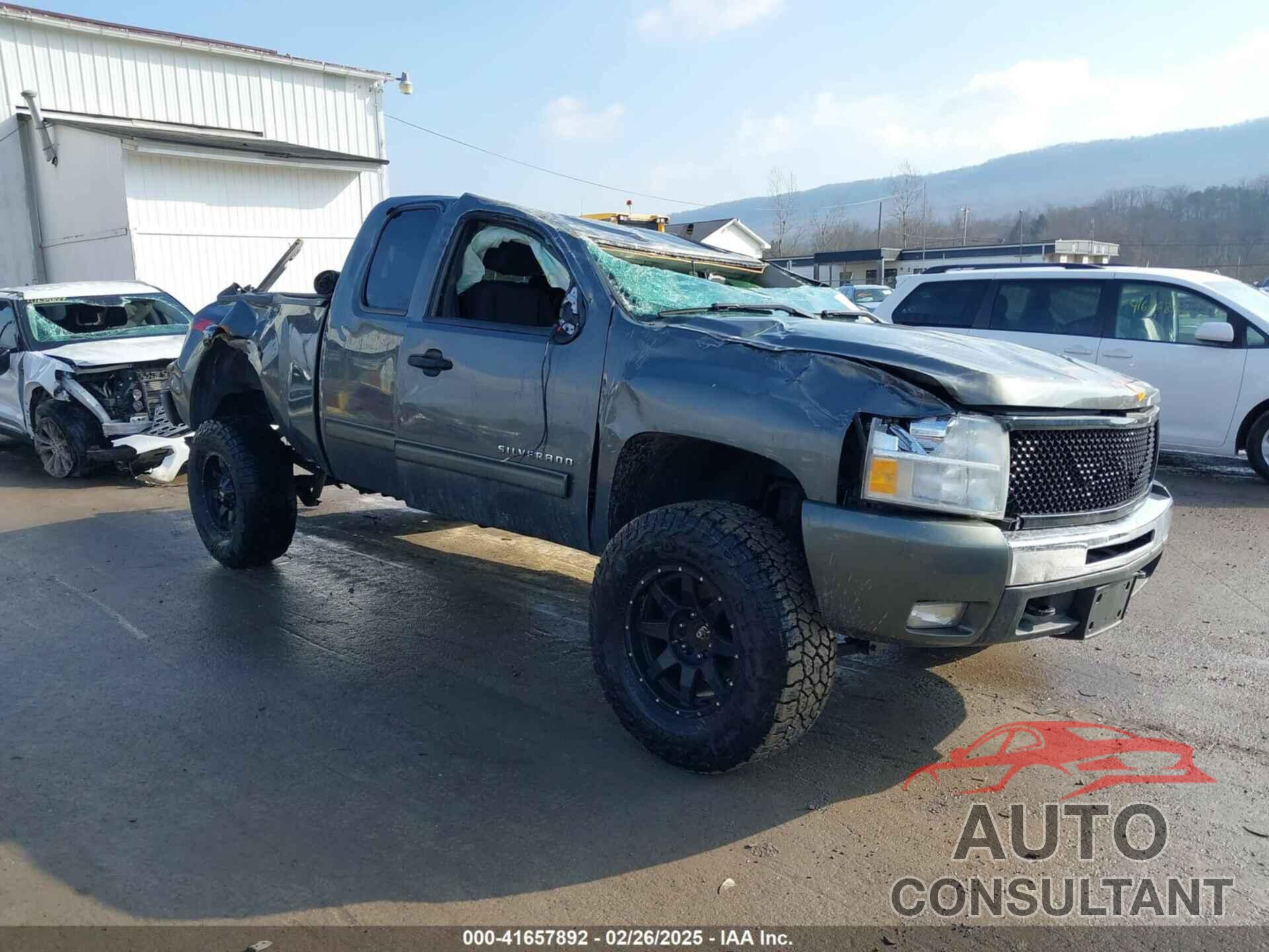 CHEVROLET SILVERADO 1500 2011 - 1GCRKSE33BZ288031