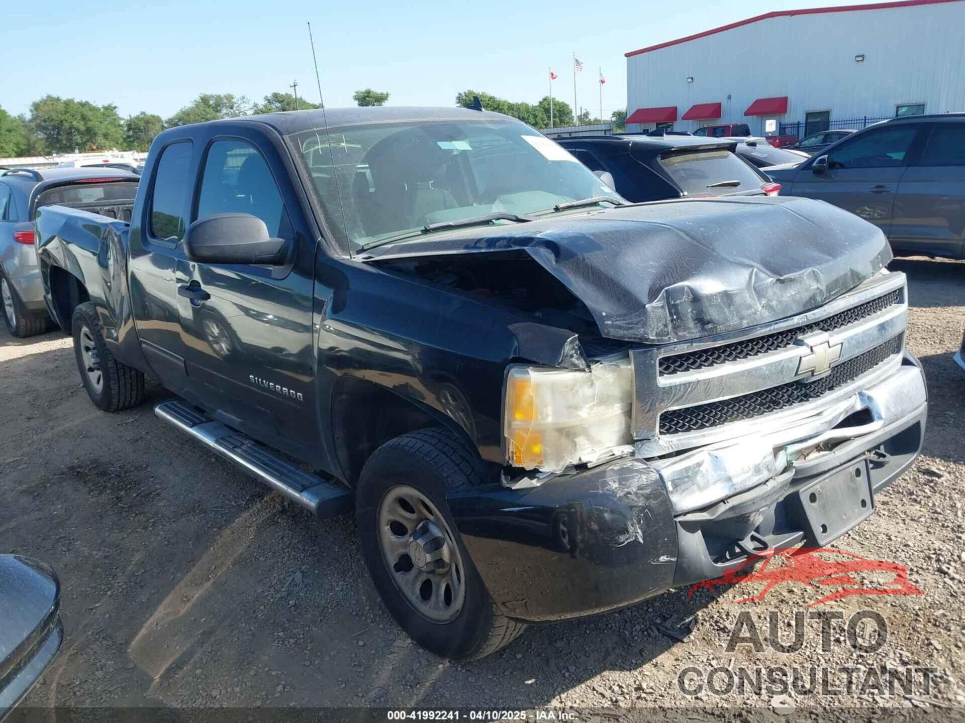 CHEVROLET SILVERADO 1500 2010 - 1GCSCREA7AZ228693