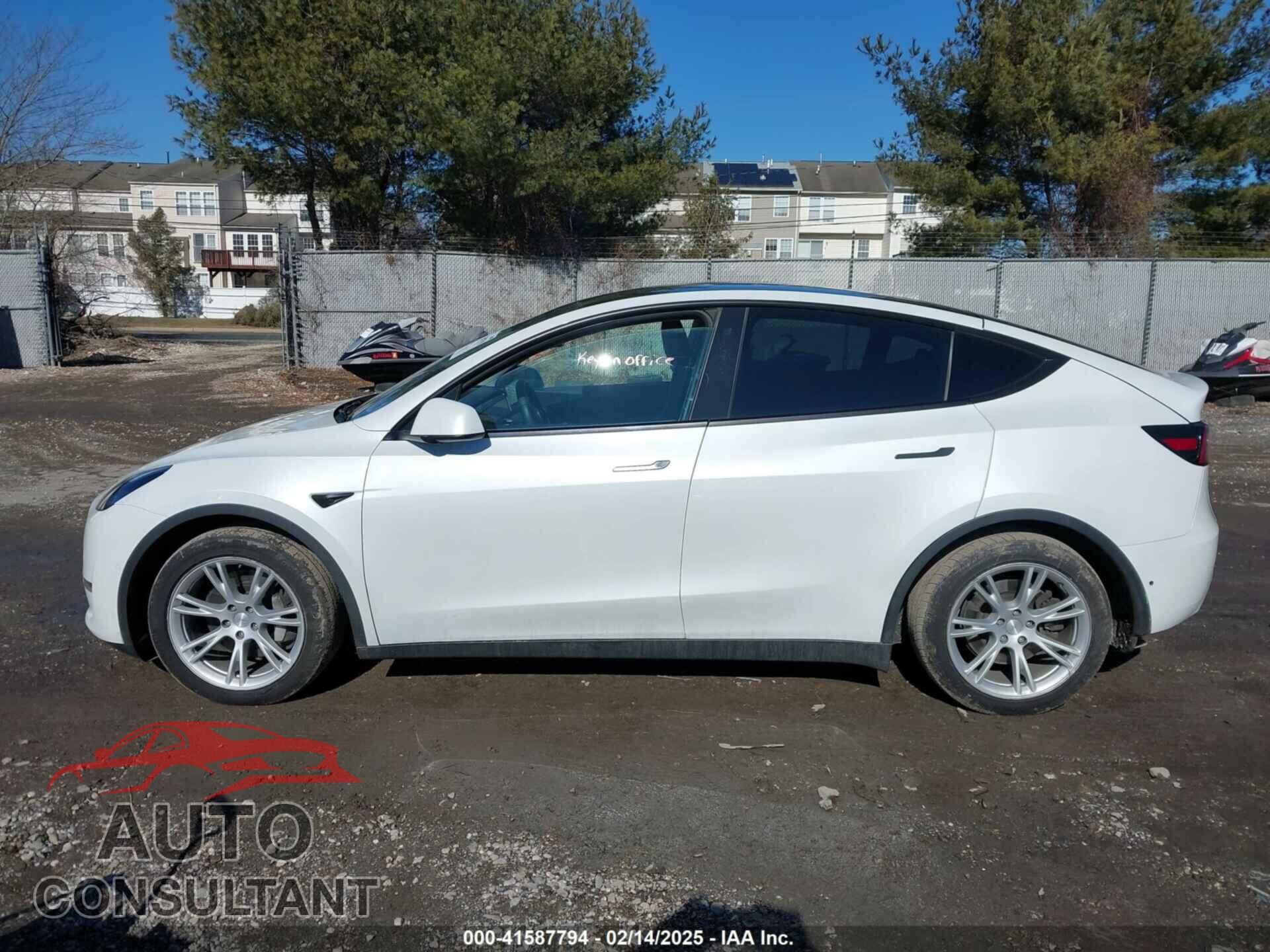 TESLA MODEL Y 2020 - 5YJYGDEEXLF032017