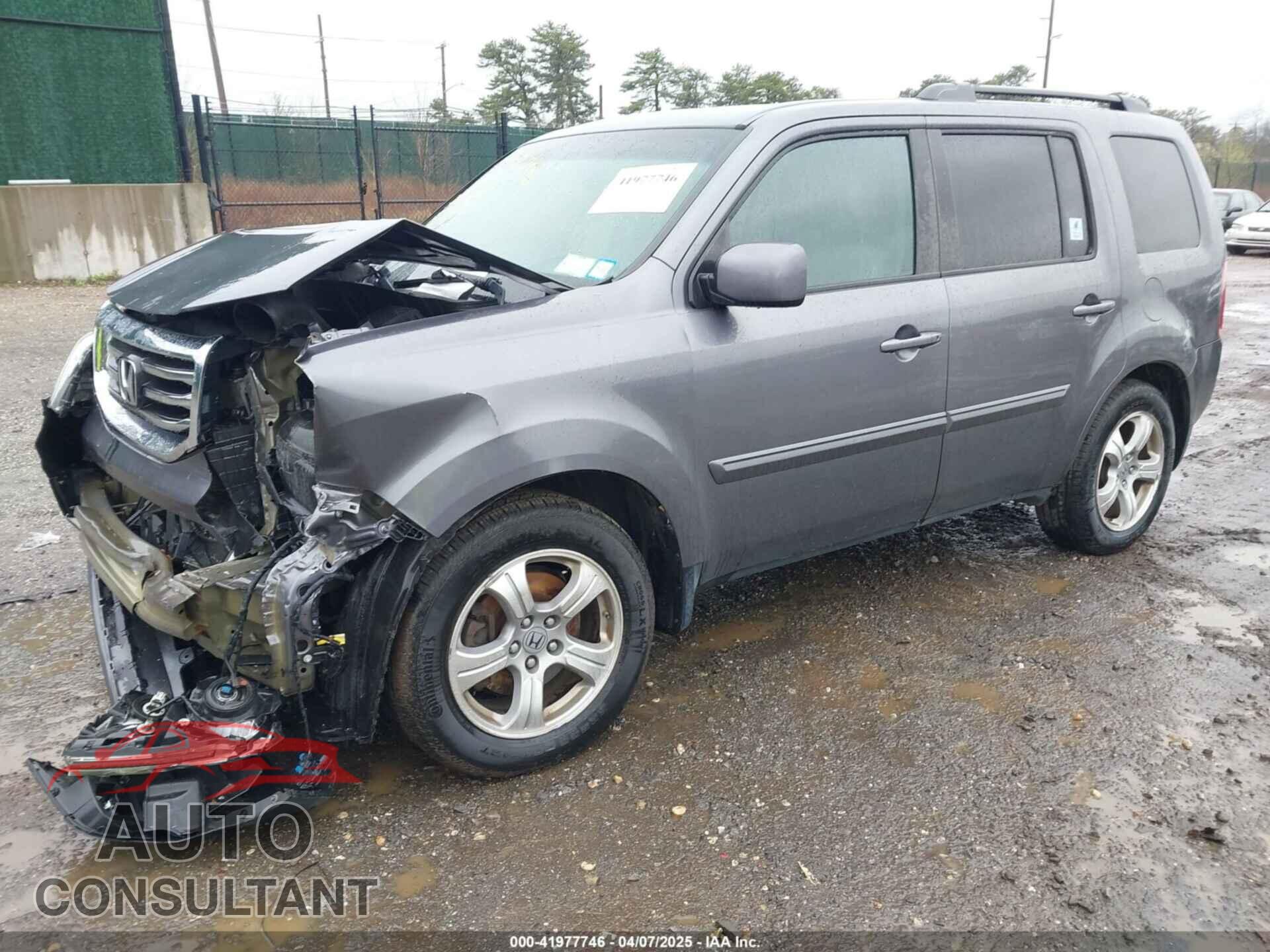 HONDA PILOT 2015 - 5FNYF4H51FB064583