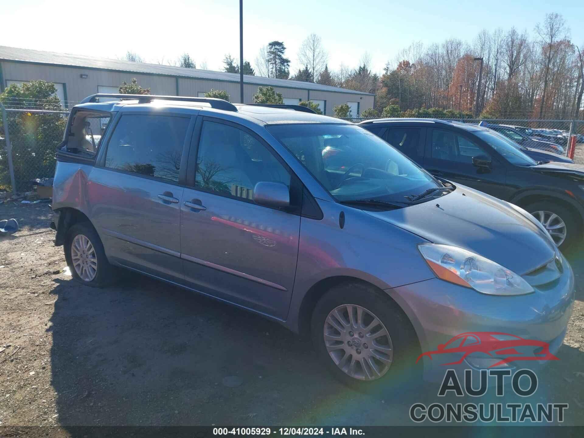 TOYOTA SIENNA 2010 - 5TDYK4CC6AS320562