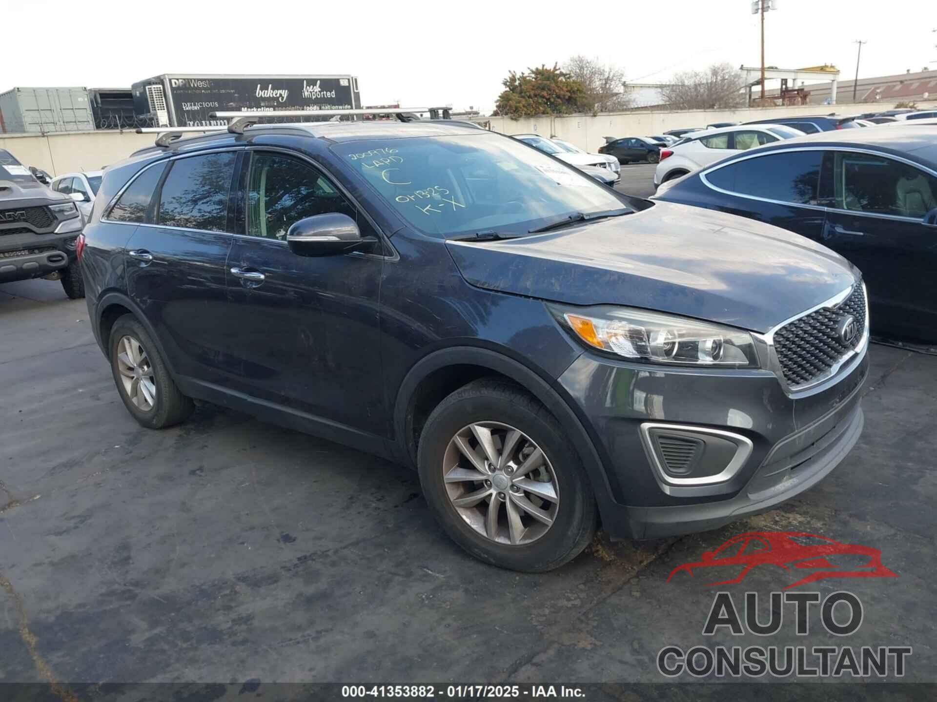 KIA SORENTO 2017 - 5XYPG4A58HG323004