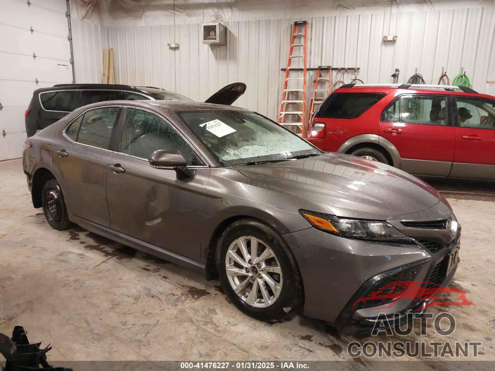 TOYOTA CAMRY 2021 - 4T1G11AK4MU452643