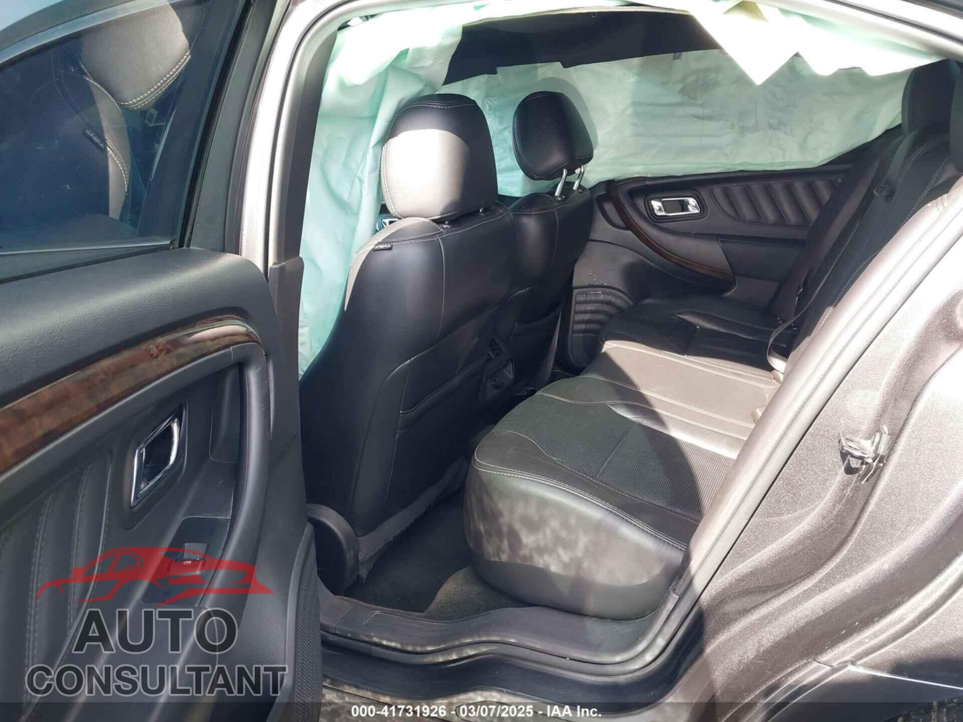 FORD TAURUS 2015 - 1FAHP2F82FG110285
