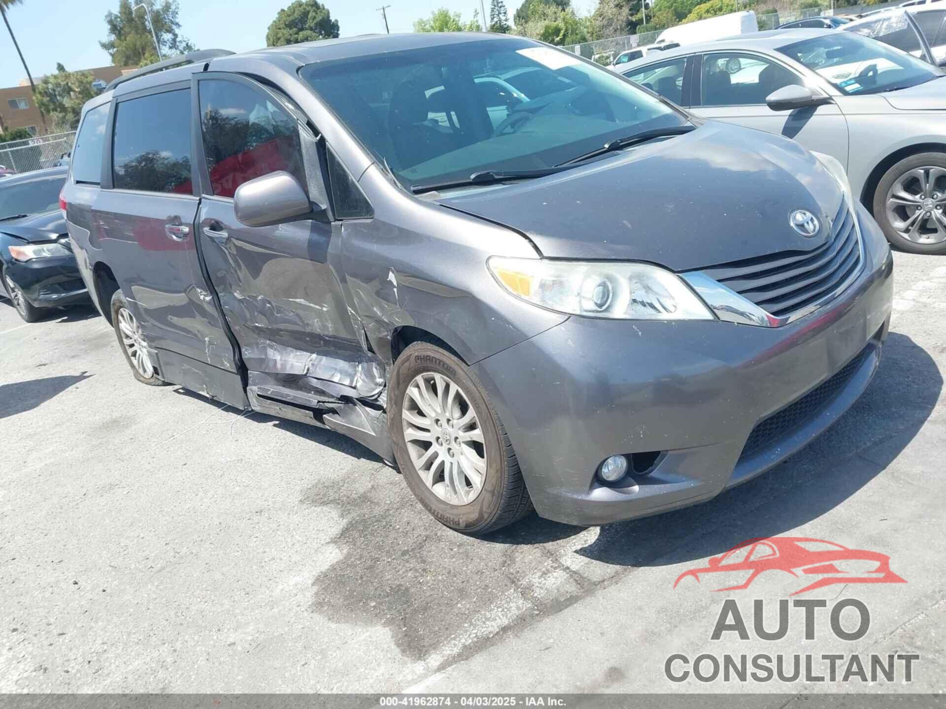 TOYOTA SIENNA 2014 - 5TDYK3DC8ES450681