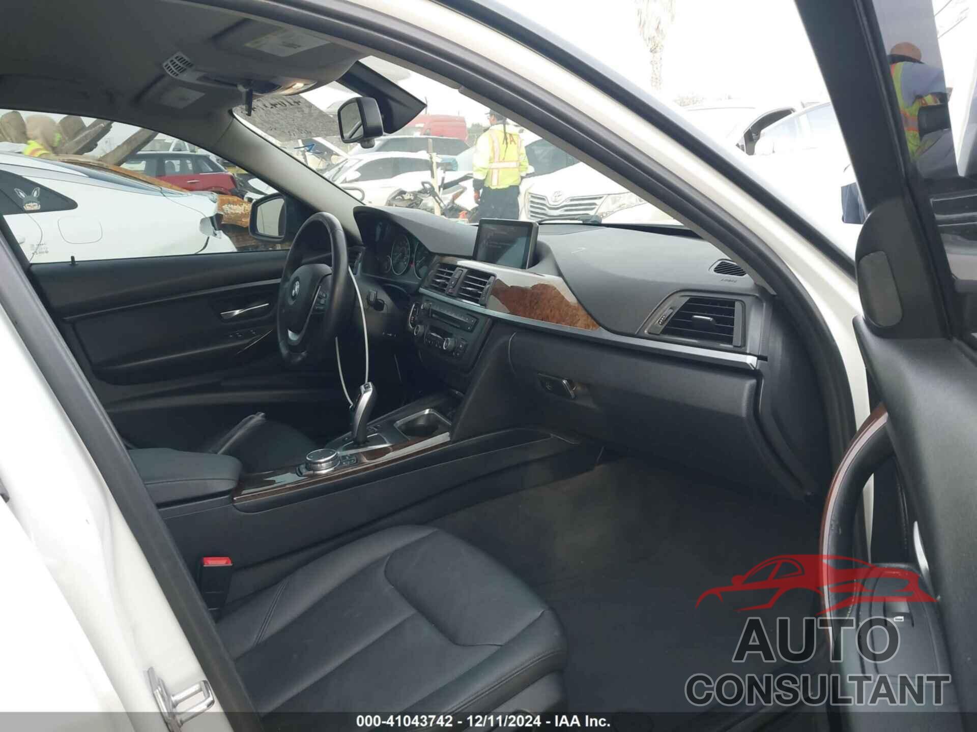 BMW 328I 2015 - WBA3C1C51FK122314