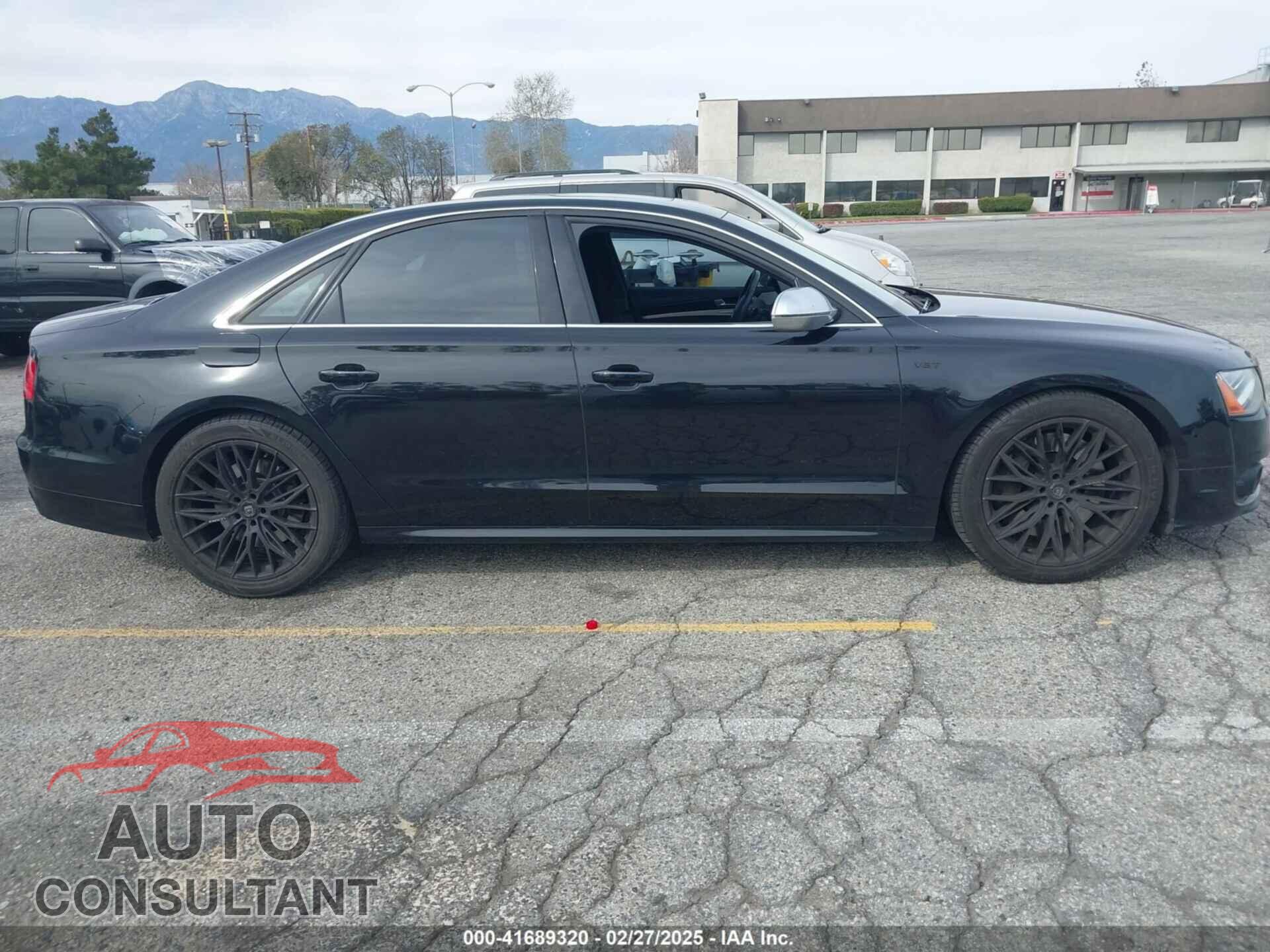 AUDI S8 2013 - WAUD2AFD0DN028673