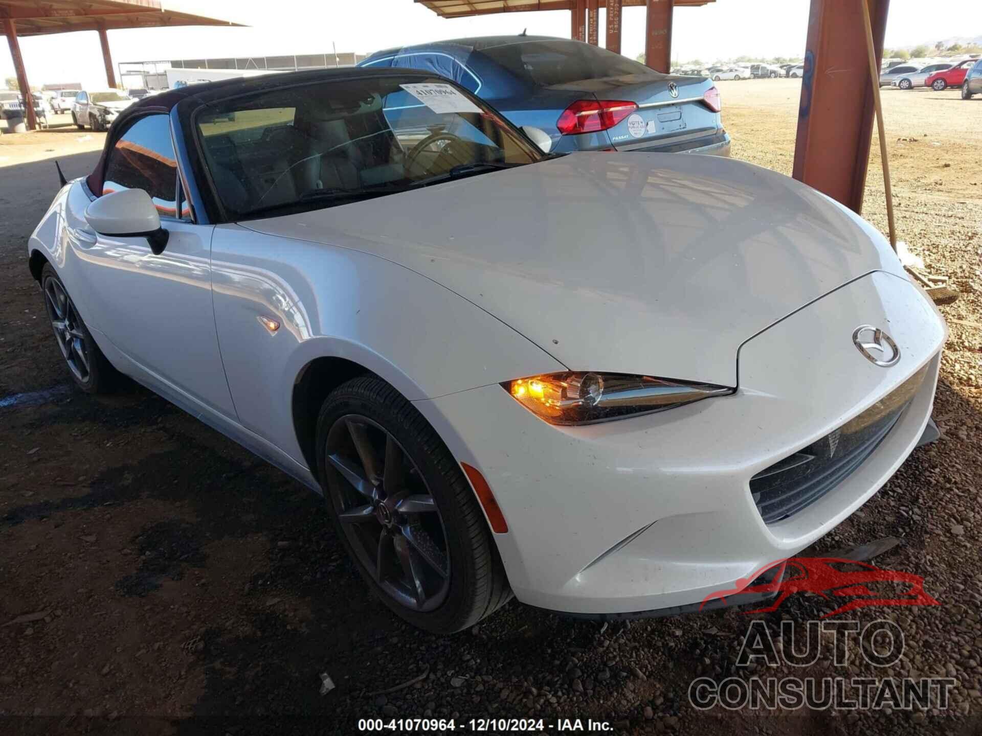 MAZDA MX-5 MIATA 2018 - JM1NDAD76J0205184