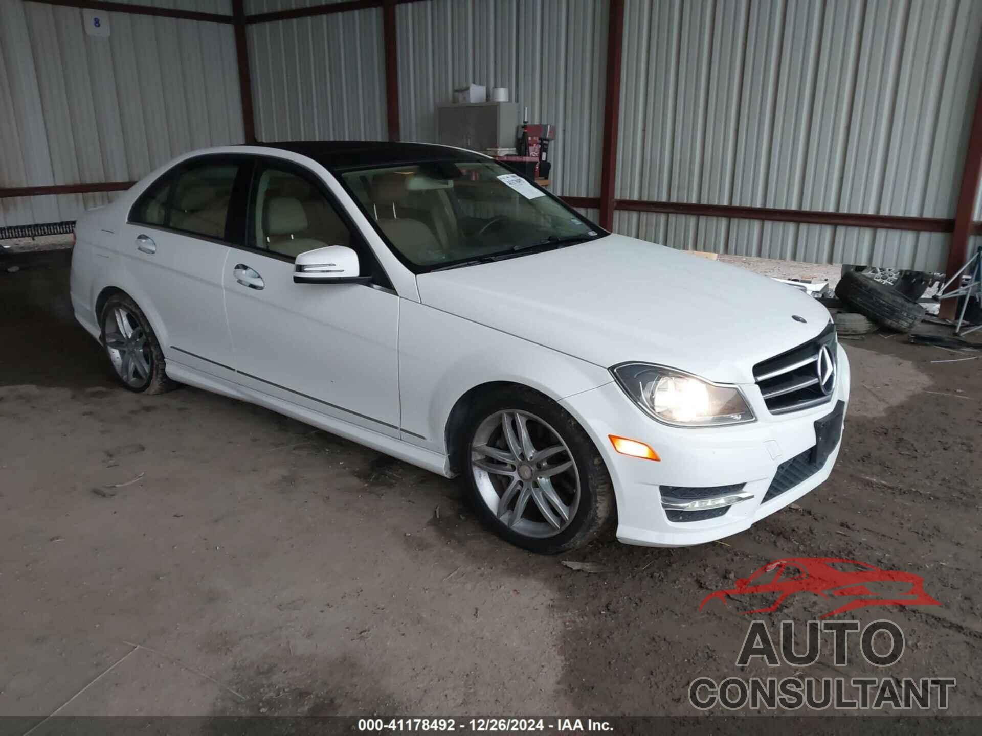 MERCEDES-BENZ C 300 2014 - WDDGF8AB3EA935547