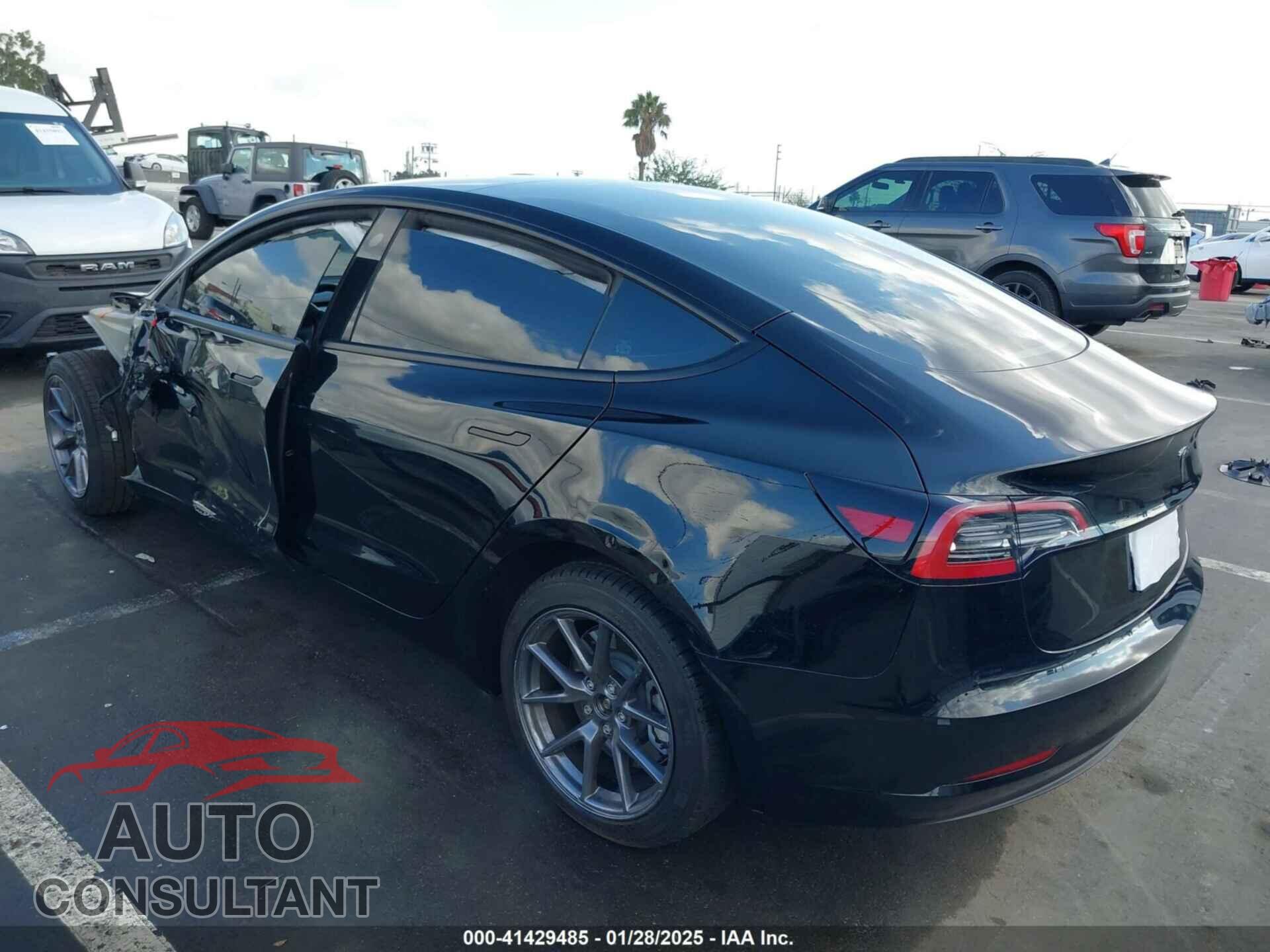 TESLA MODEL 3 2023 - 5YJ3E1EA1PF641353