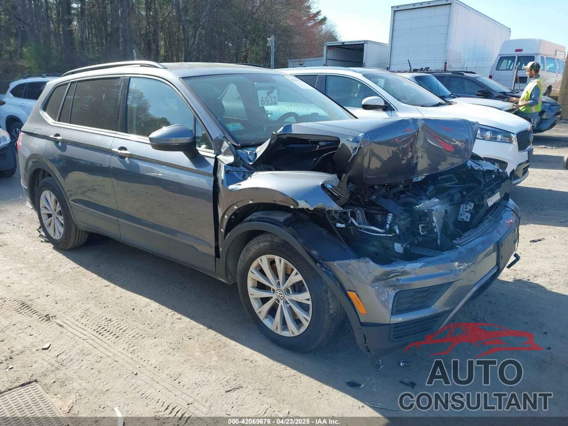 VOLKSWAGEN TIGUAN 2019 - 3VV0B7AX0KM119702