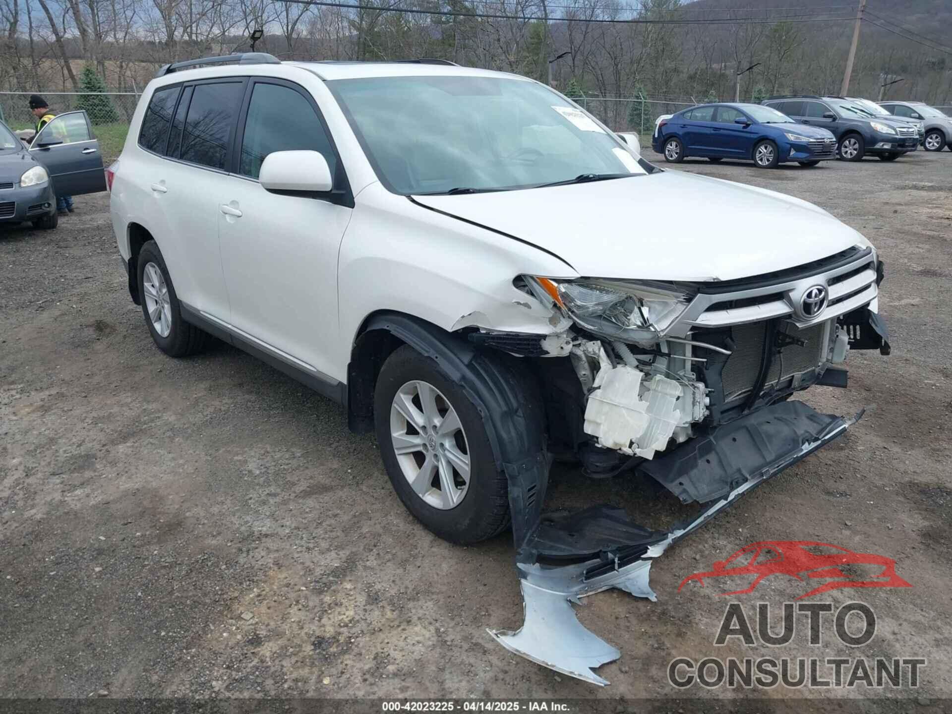 TOYOTA HIGHLANDER 2013 - 5TDBK3EH0DS228747