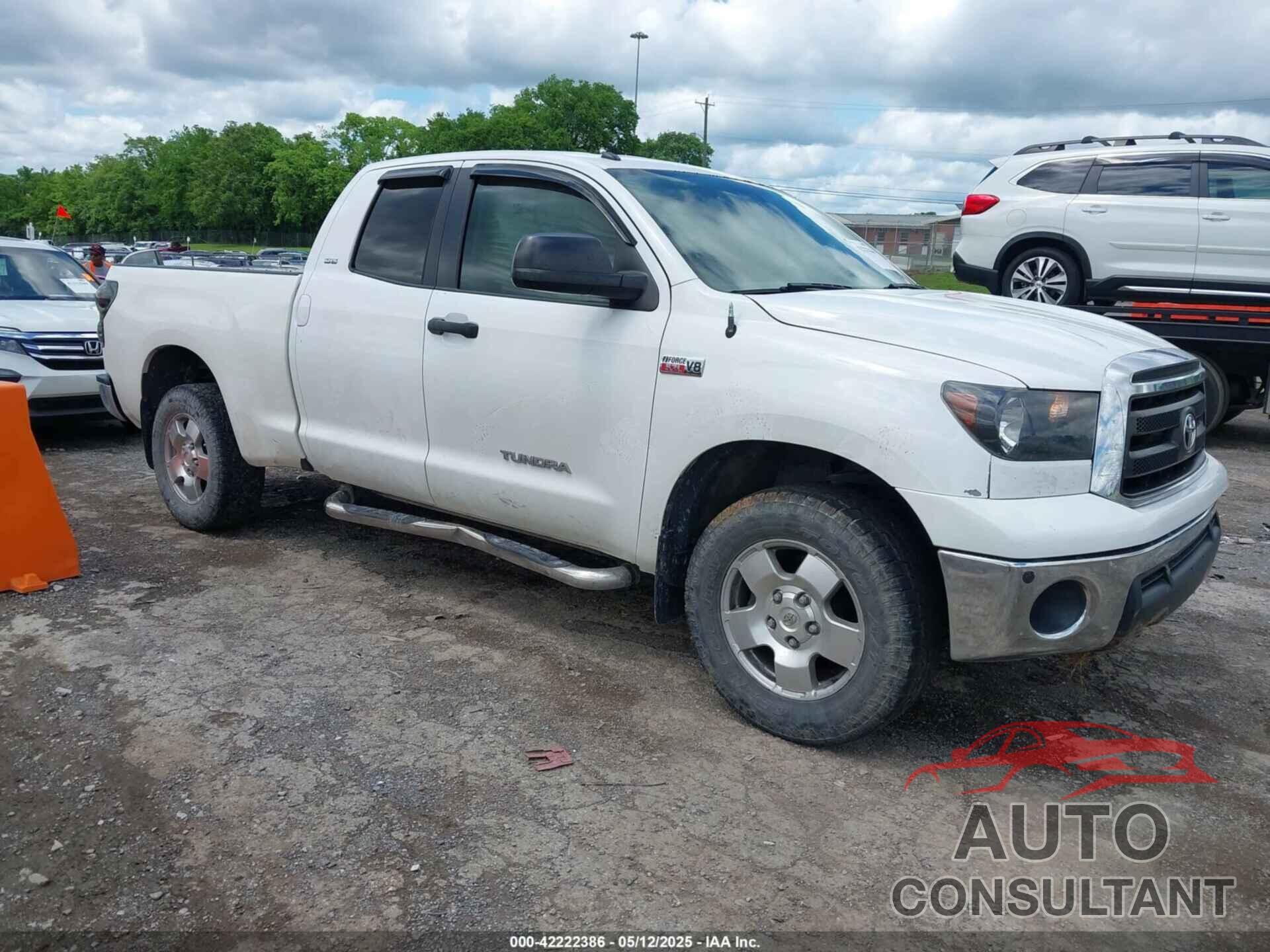 TOYOTA TUNDRA 2011 - 5TFUW5F15BX208284