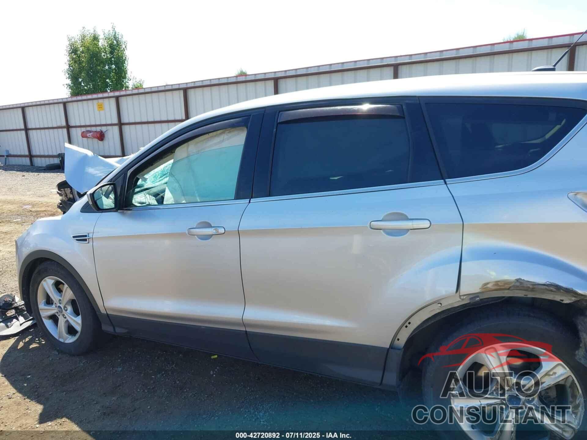 FORD ESCAPE 2015 - 1FMCU9G94FUC44208