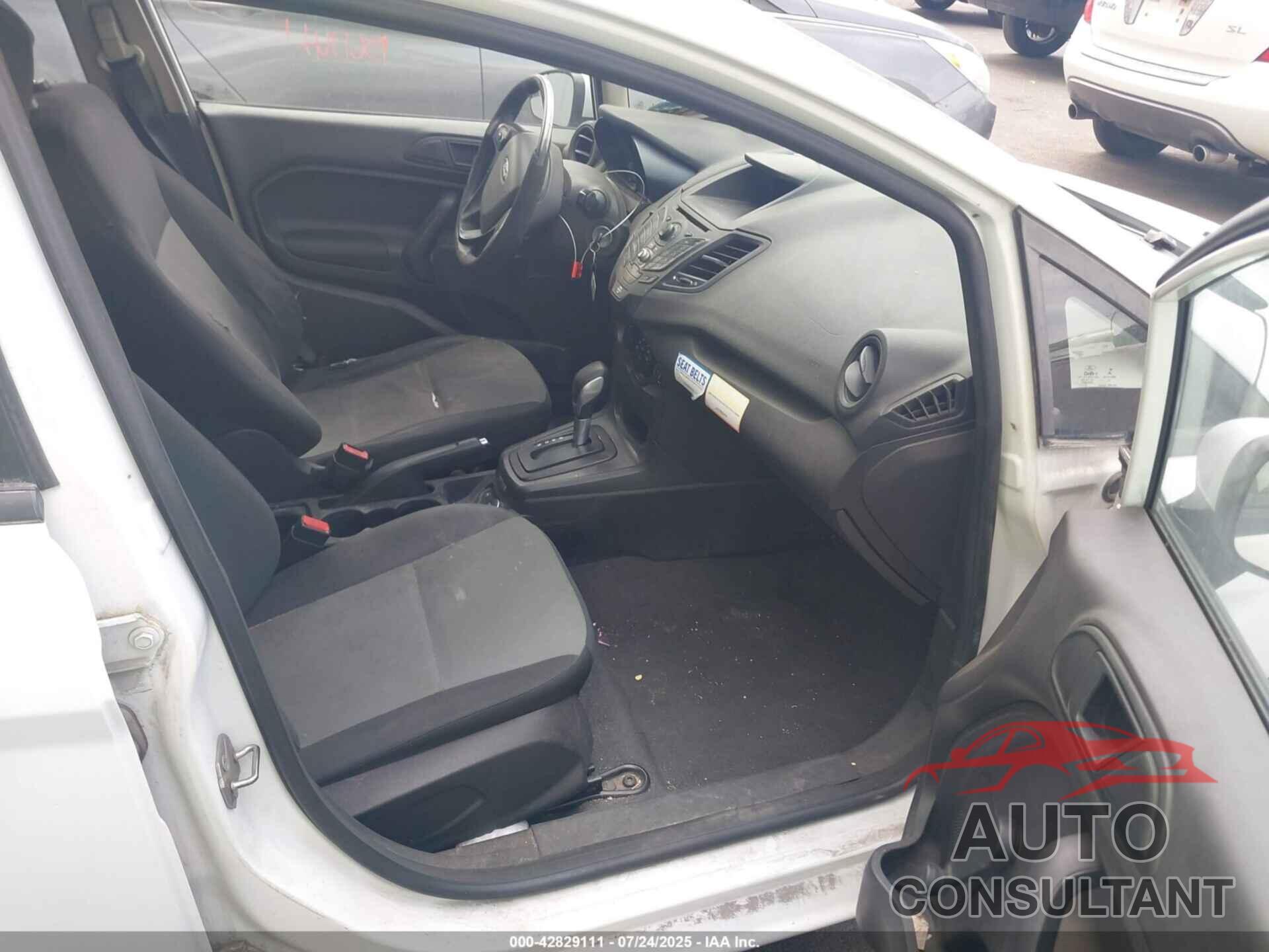 FORD FIESTA 2015 - 3FADP4AJ3FM176581