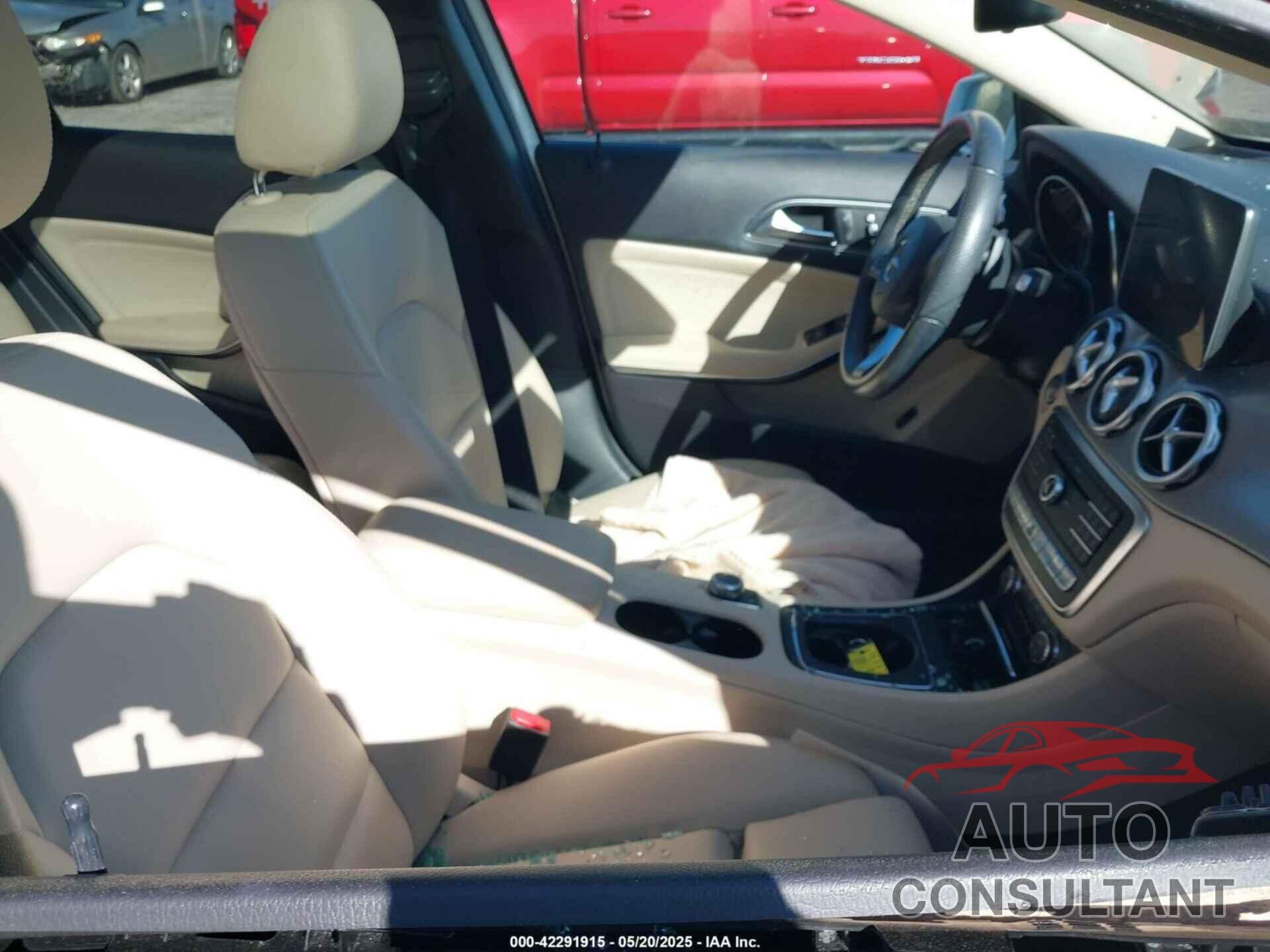 MERCEDES-BENZ GLA 250 2019 - WDCTG4GBXKU003890