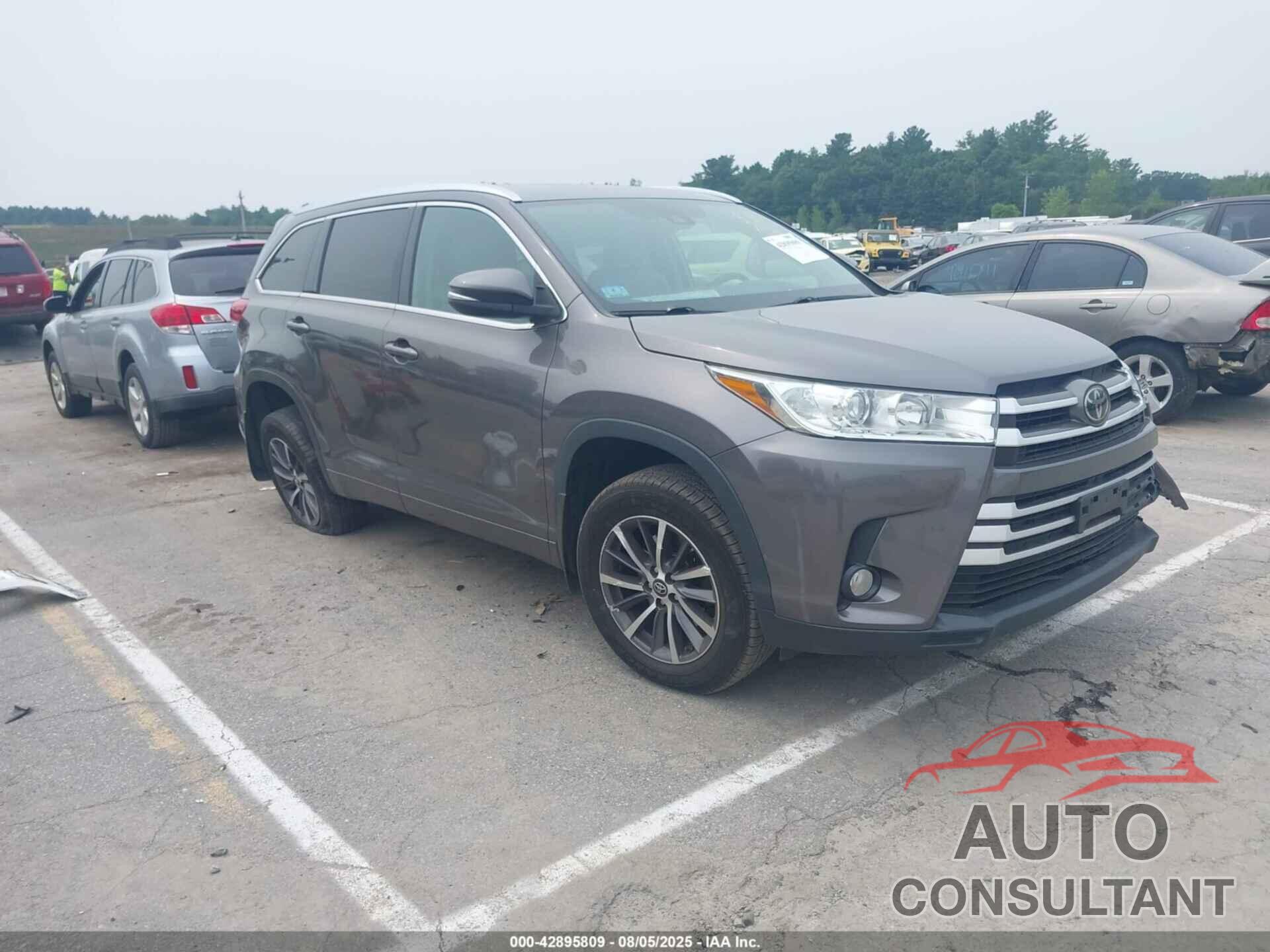 TOYOTA HIGHLANDER 2018 - 5TDJZRFH8JS827528
