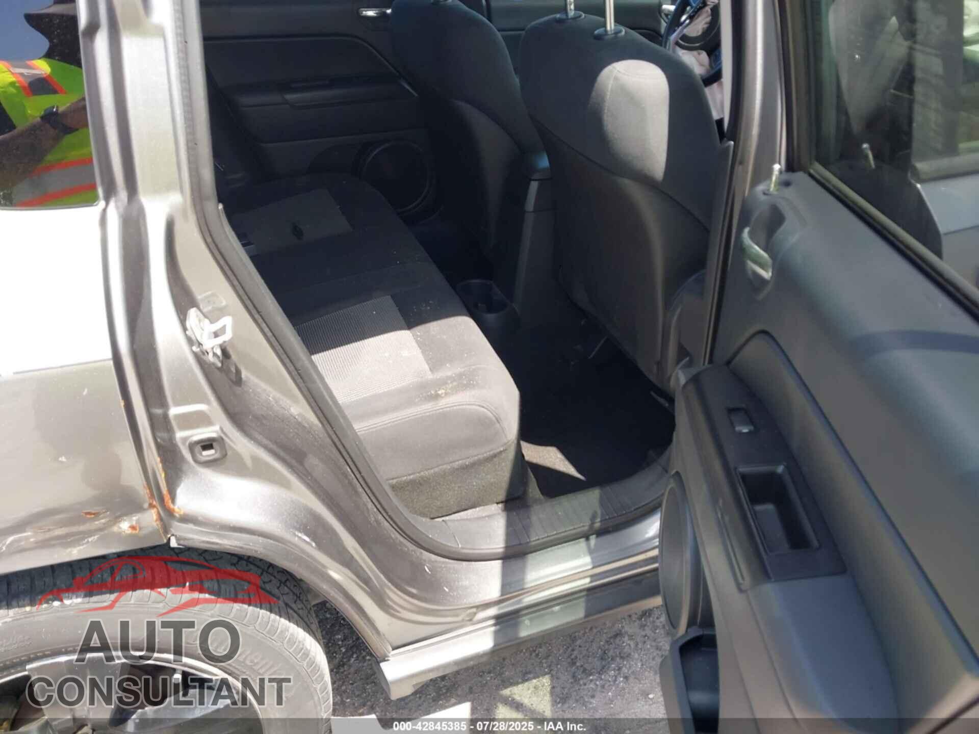 JEEP COMPASS 2011 - 1J4NF1FB5BD282970