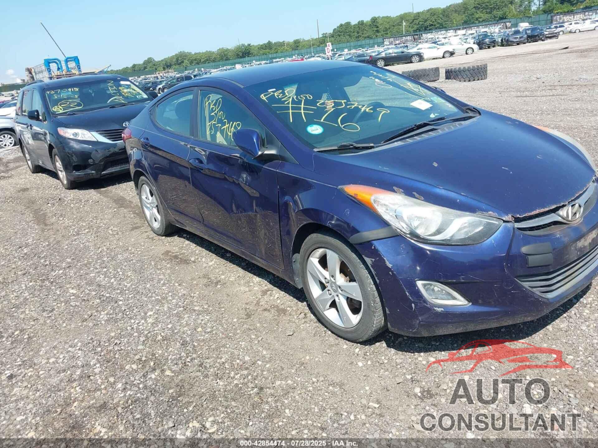HYUNDAI ELANTRA 2013 - 5NPDH4AE4DH204997