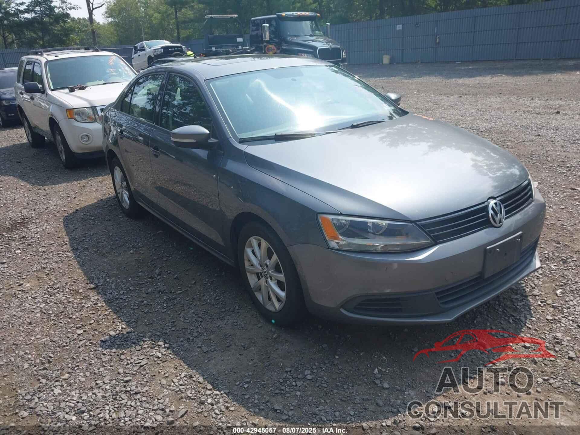 VOLKSWAGEN JETTA 2011 - 3VWDZ7AJXBM344262
