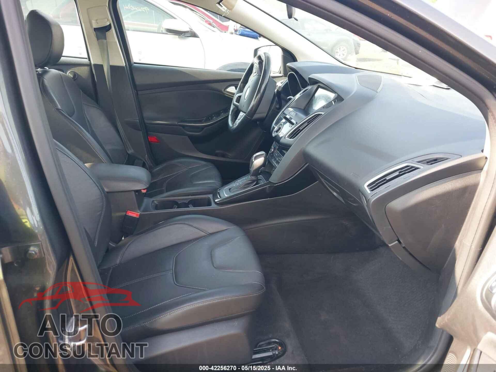 FORD FOCUS 2017 - 1FADP3J21HL203736