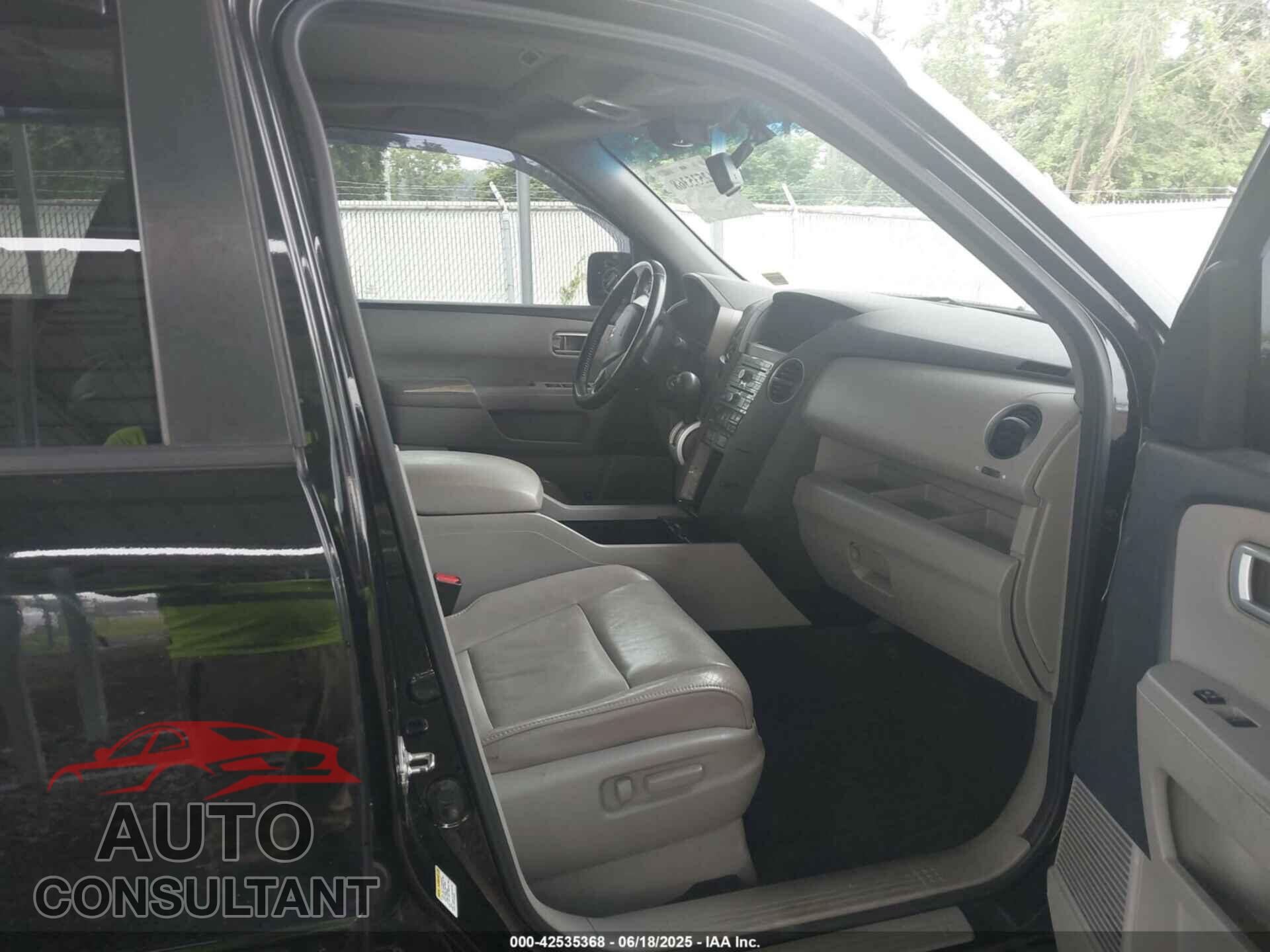 HONDA PILOT 2011 - 5FNYF4H61BB065719