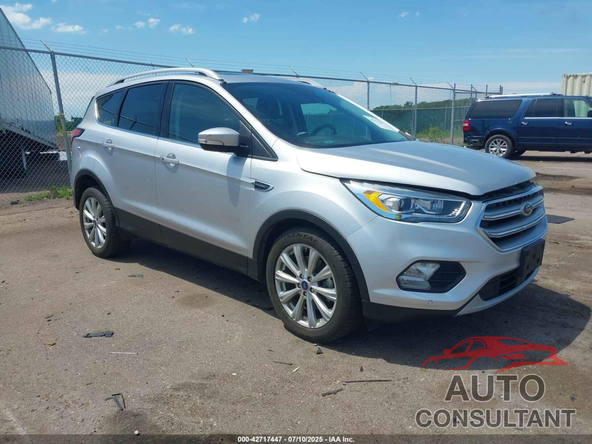 FORD ESCAPE 2017 - 1FMCU9J90HUB62620