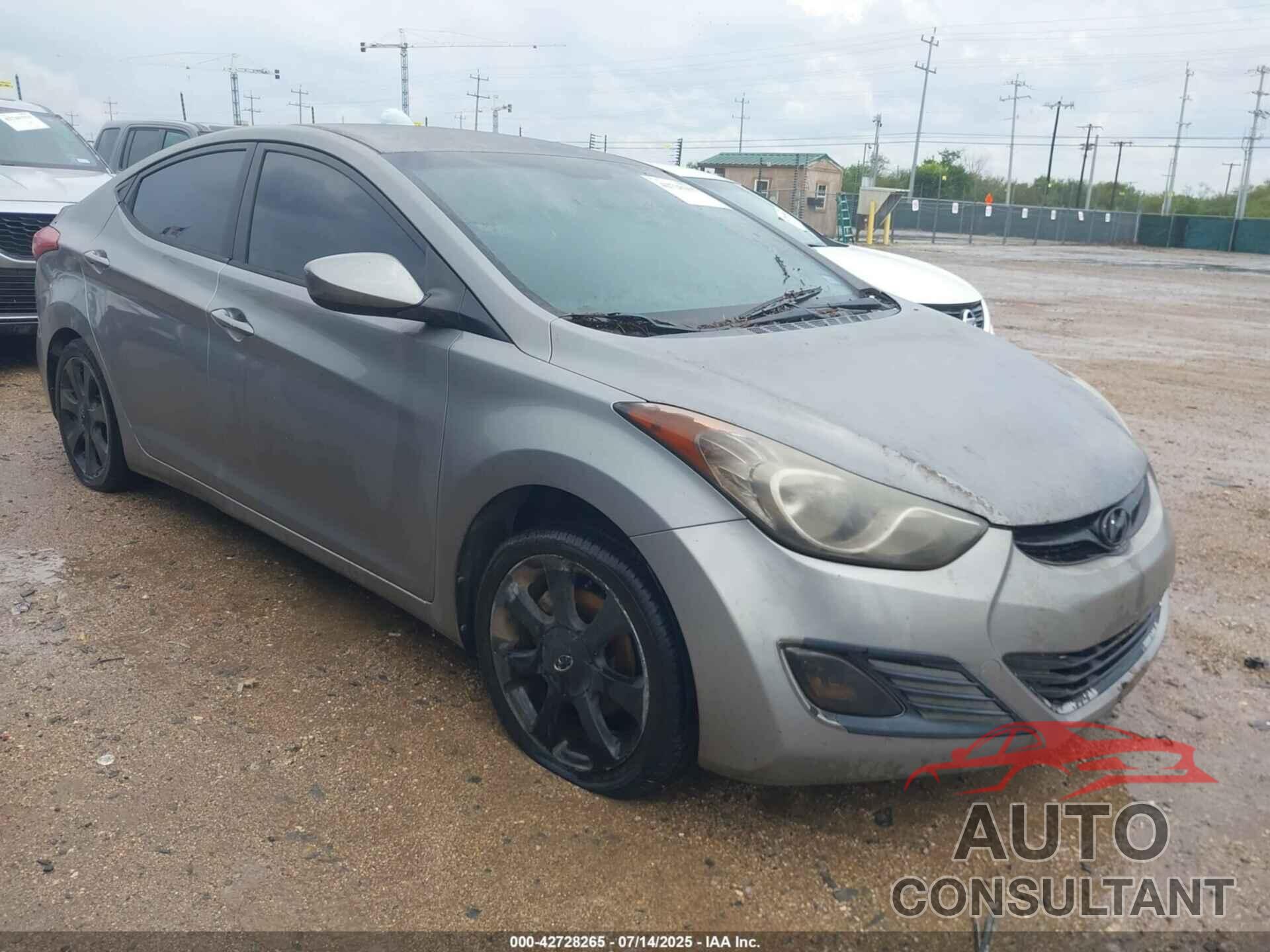 HYUNDAI ELANTRA 2011 - KMHDH4AE8BU118056