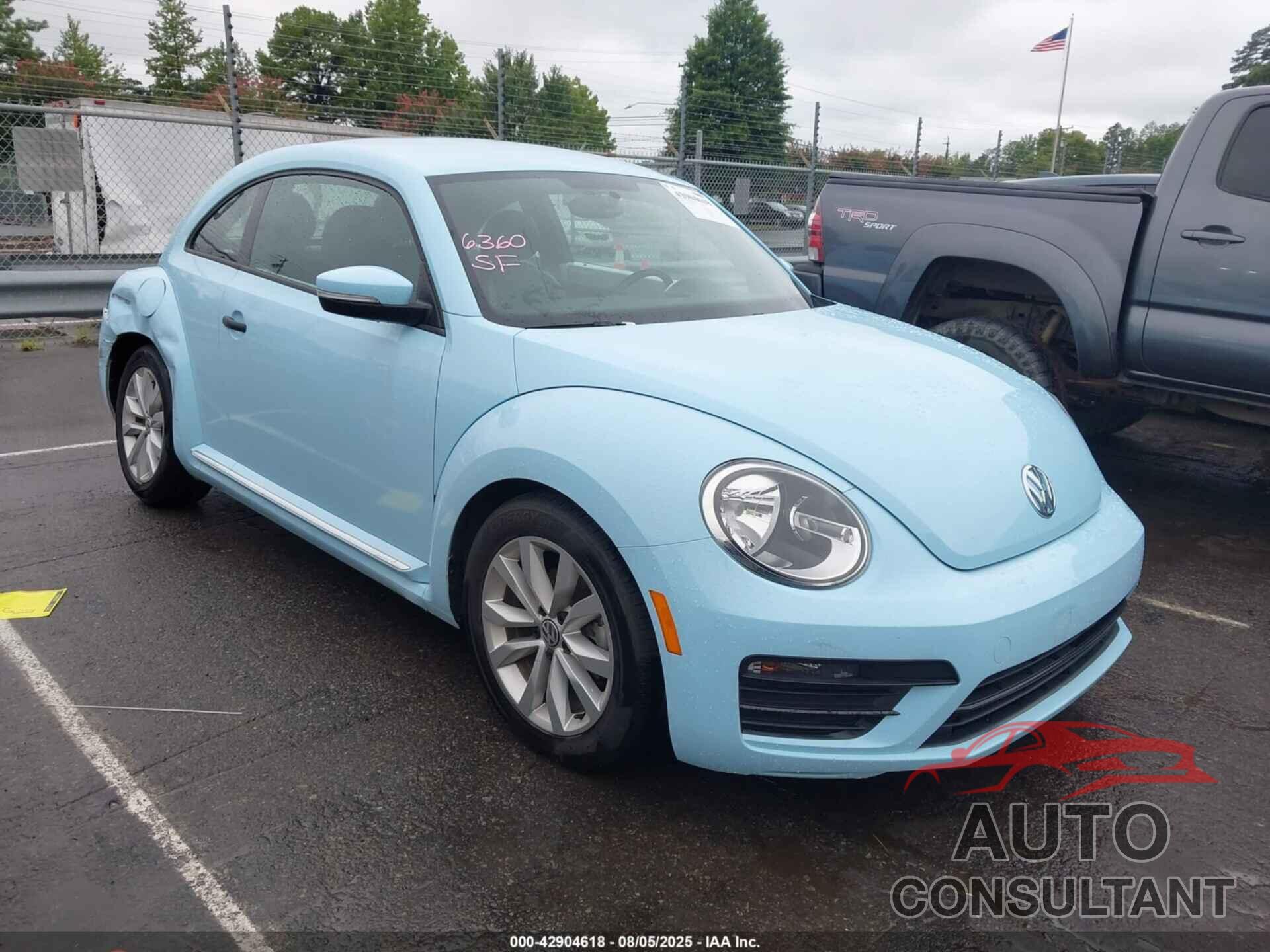 VOLKSWAGEN BEETLE 2017 - 3VWF17AT8HM624692